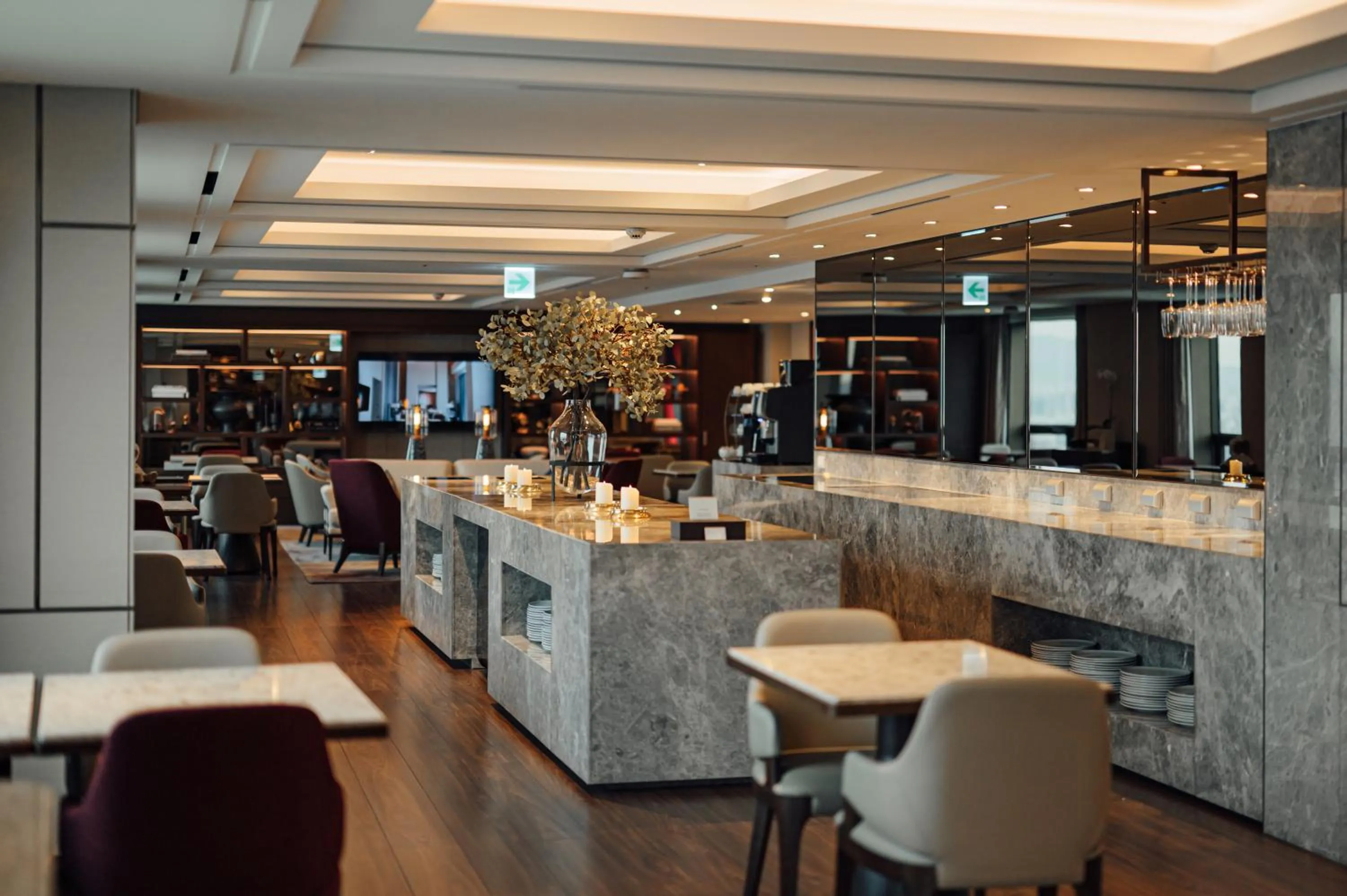 Lounge or bar in Lotte Hotel World