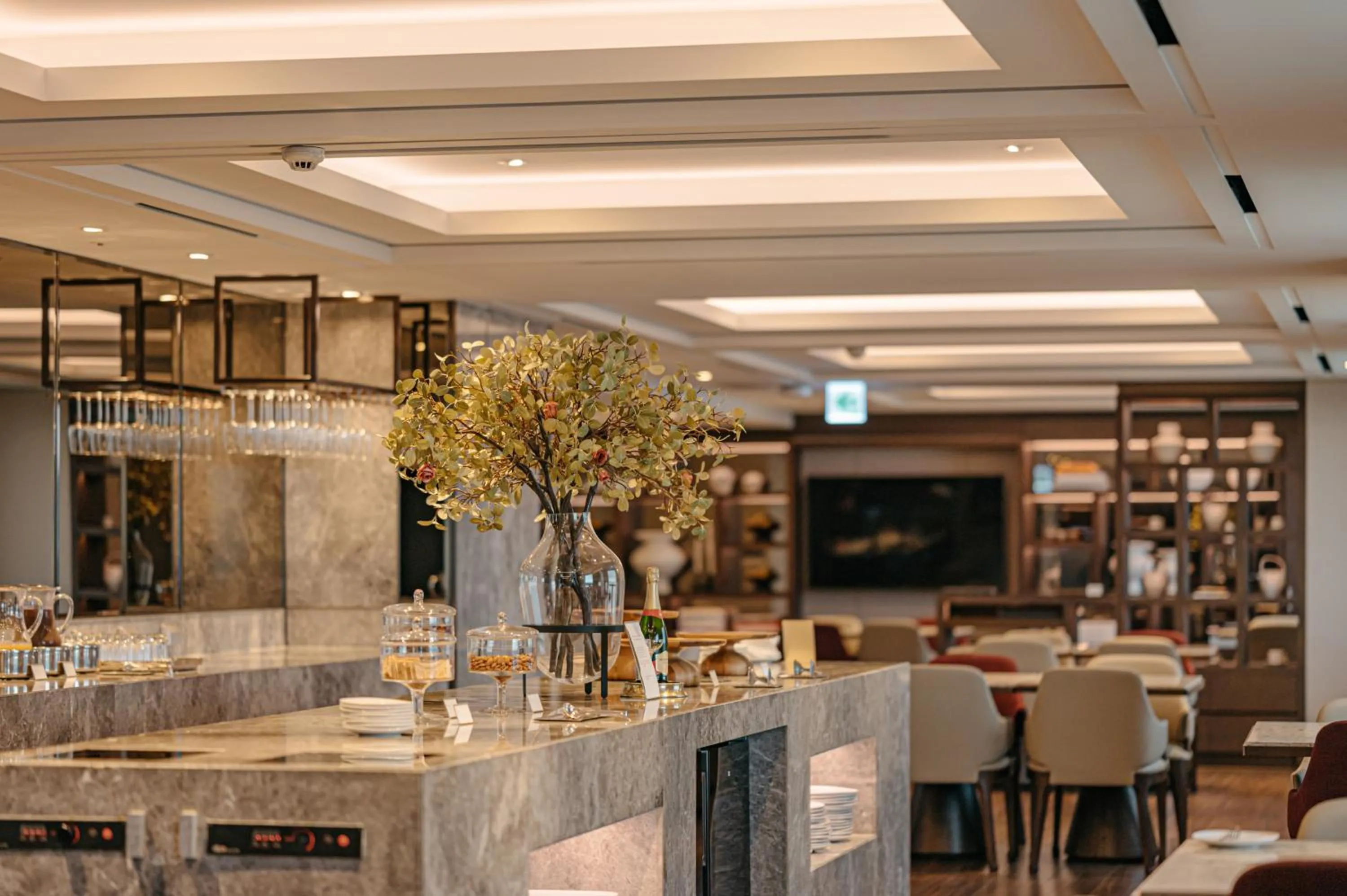 Lounge or bar in Lotte Hotel World