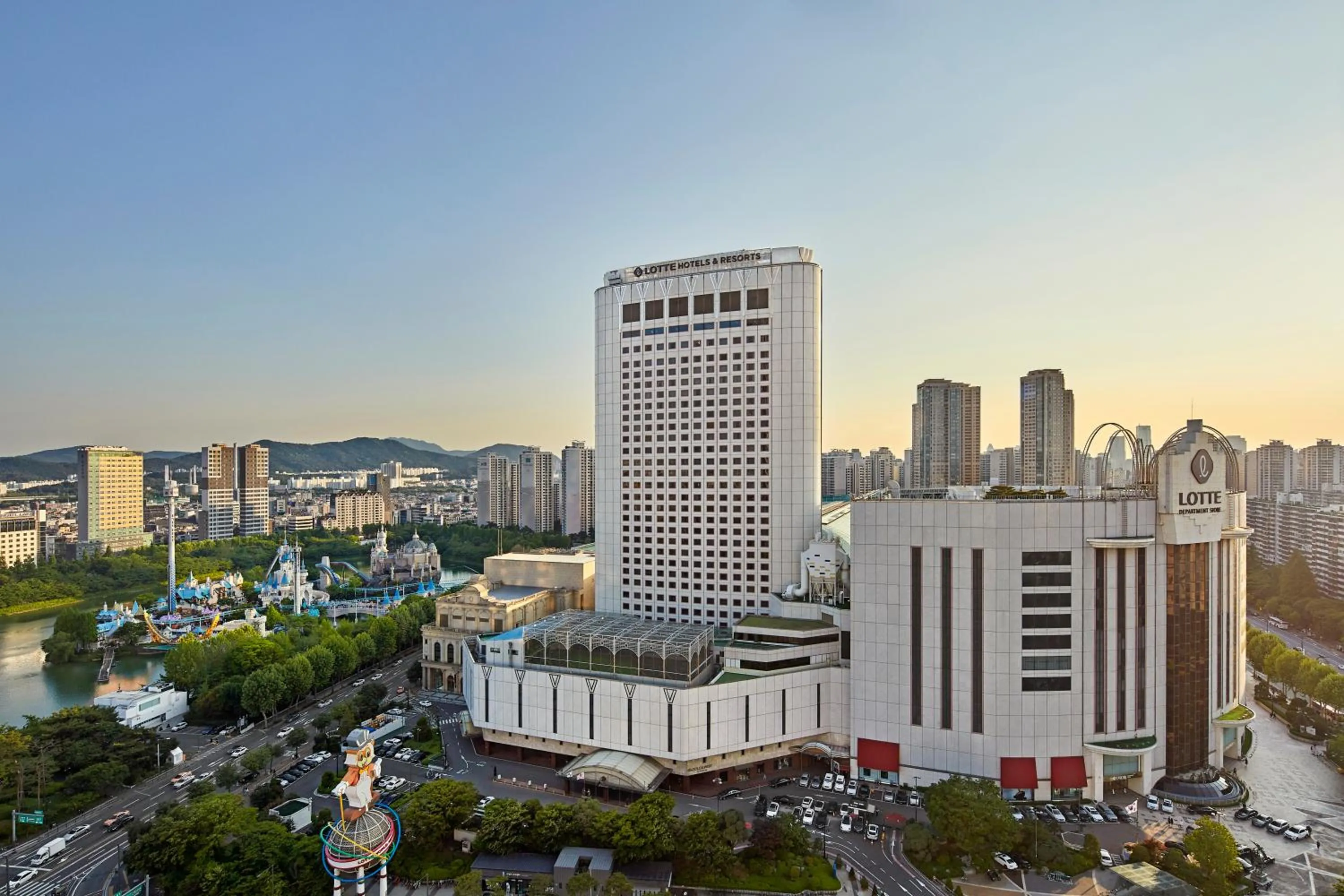 Property building in Lotte Hotel World