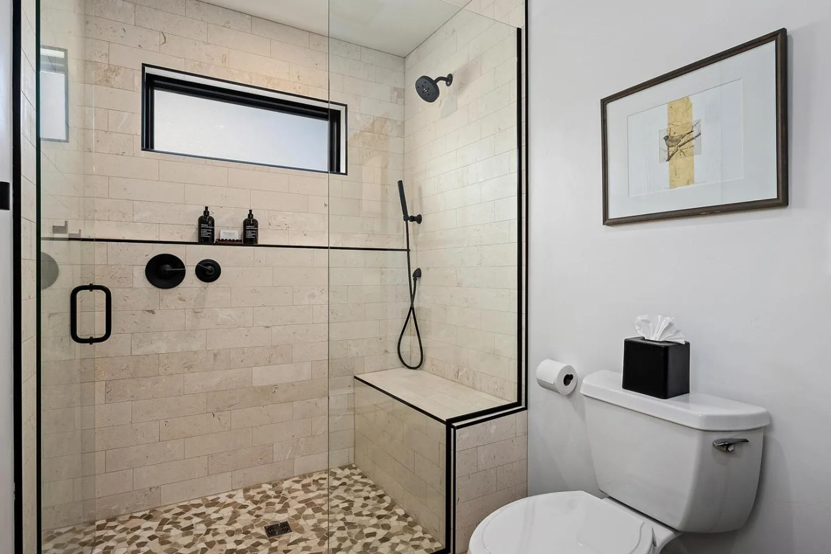 Luxury Cabin! Fireplace and Jacuzzi!