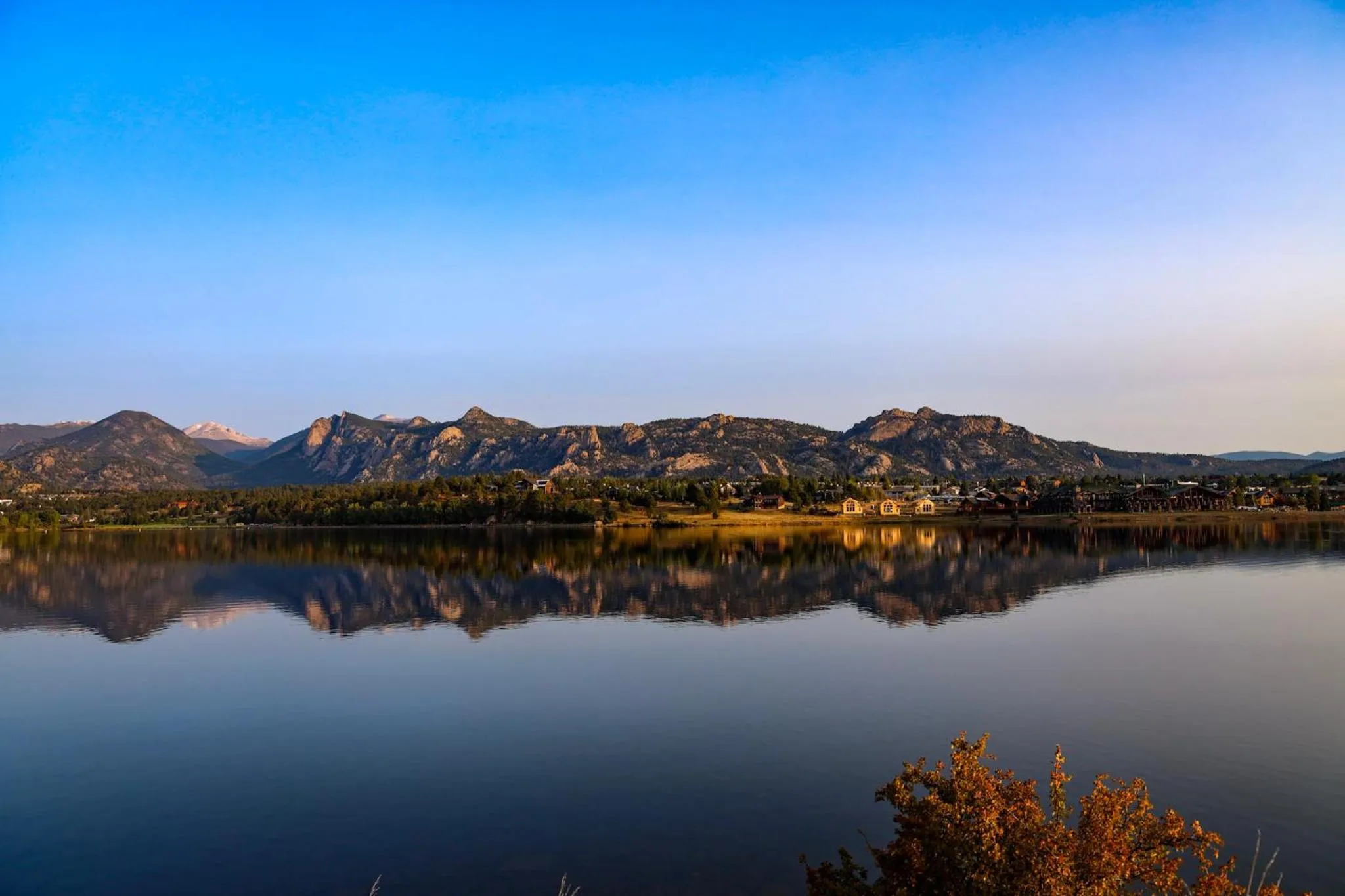 Luxury Cabin! Fireplace and Jacuzzi!