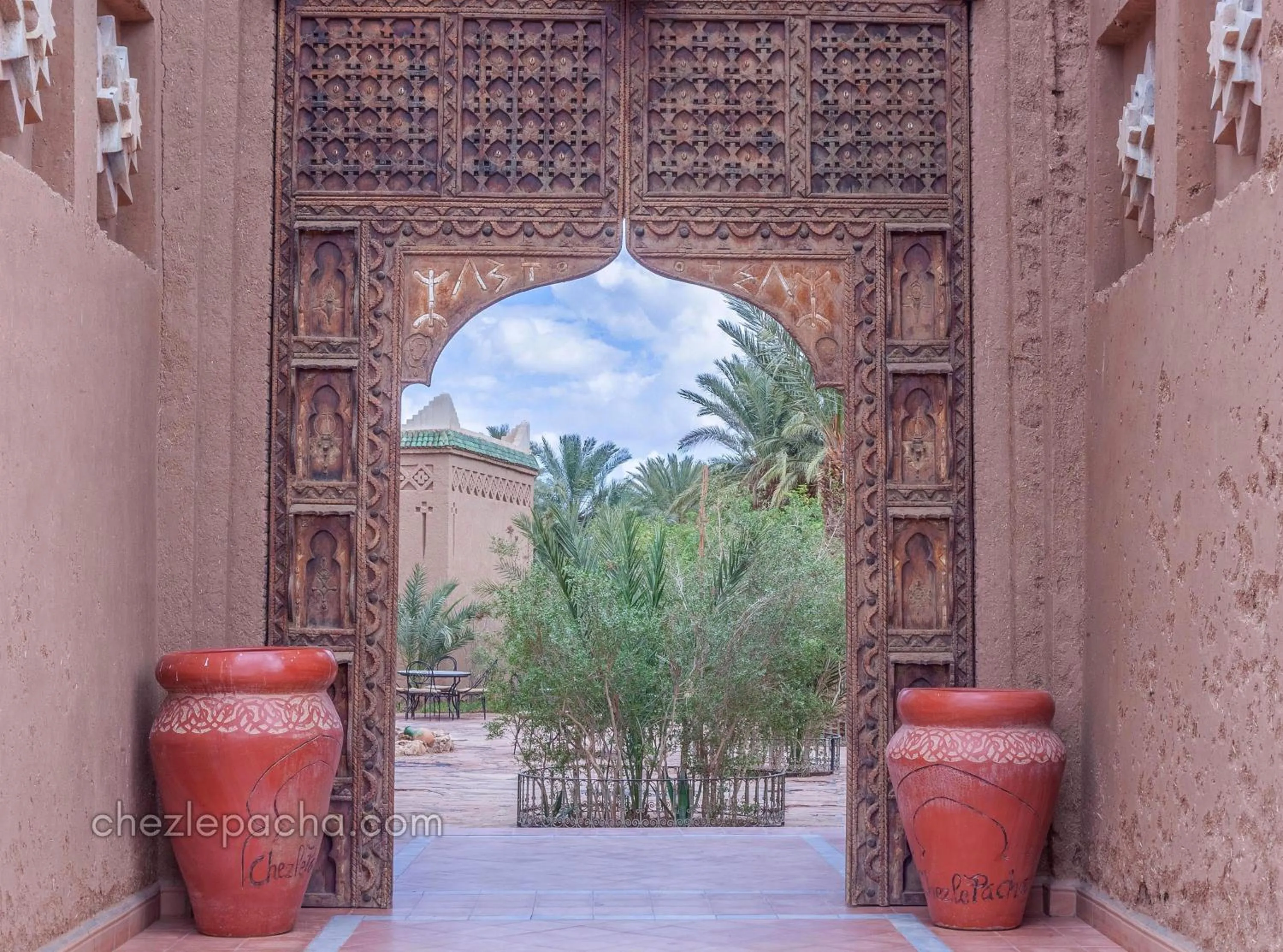 Facade/entrance in Chez Le Pacha - Authentic Sahara Hotel Mhamid