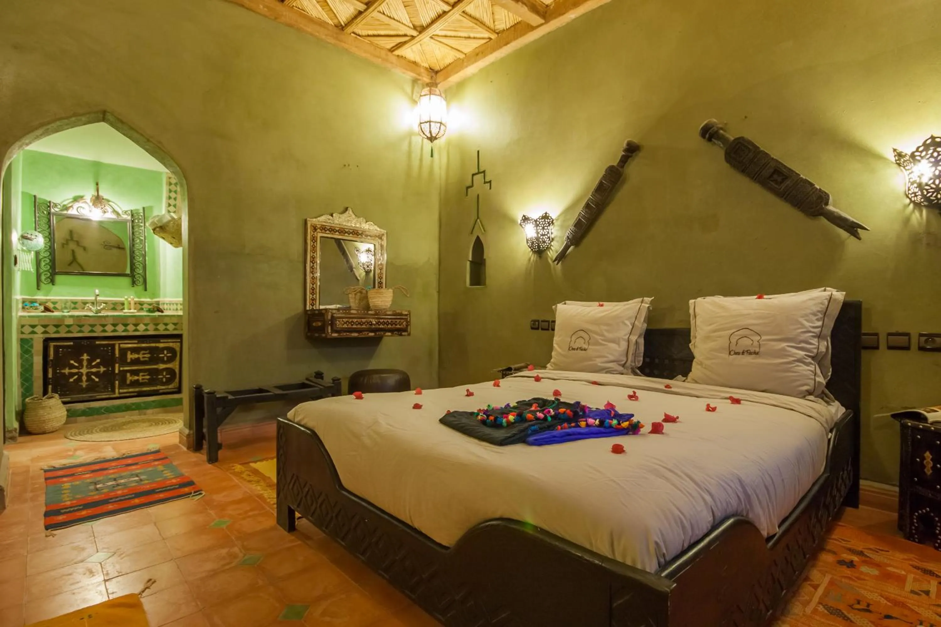 Bed in Chez Le Pacha - Authentic Sahara Hotel Mhamid