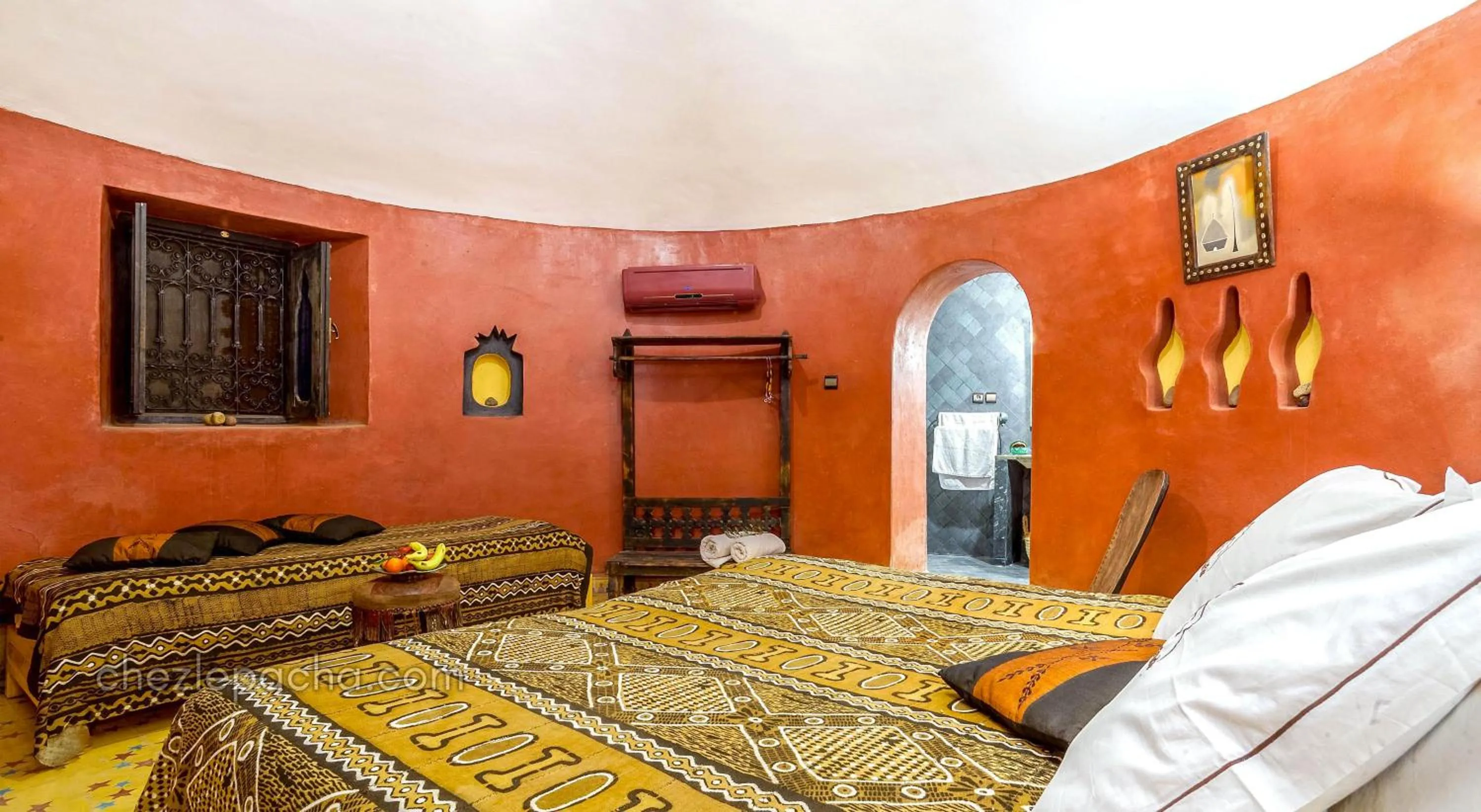 Photo of the whole room, Bed in Chez Le Pacha - Authentic Sahara Hotel Mhamid