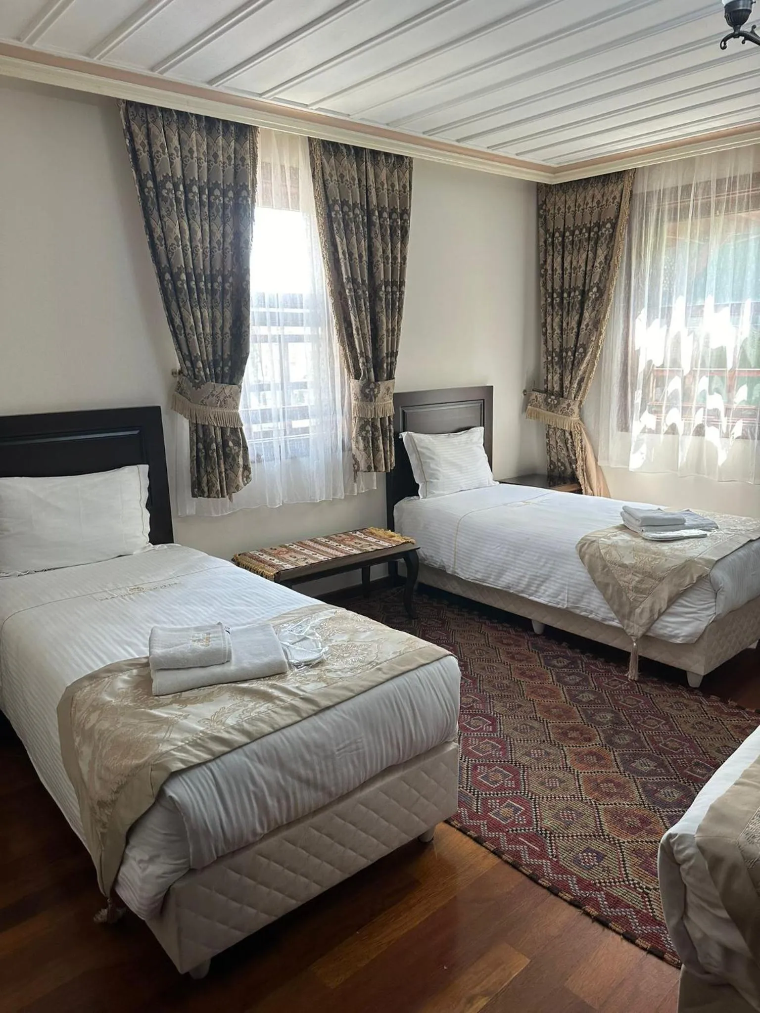 Photo of the whole room, Bed in Bender Hotel