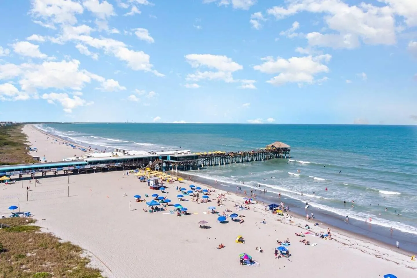 Beachfront with heated pool, 60 seconds to beach