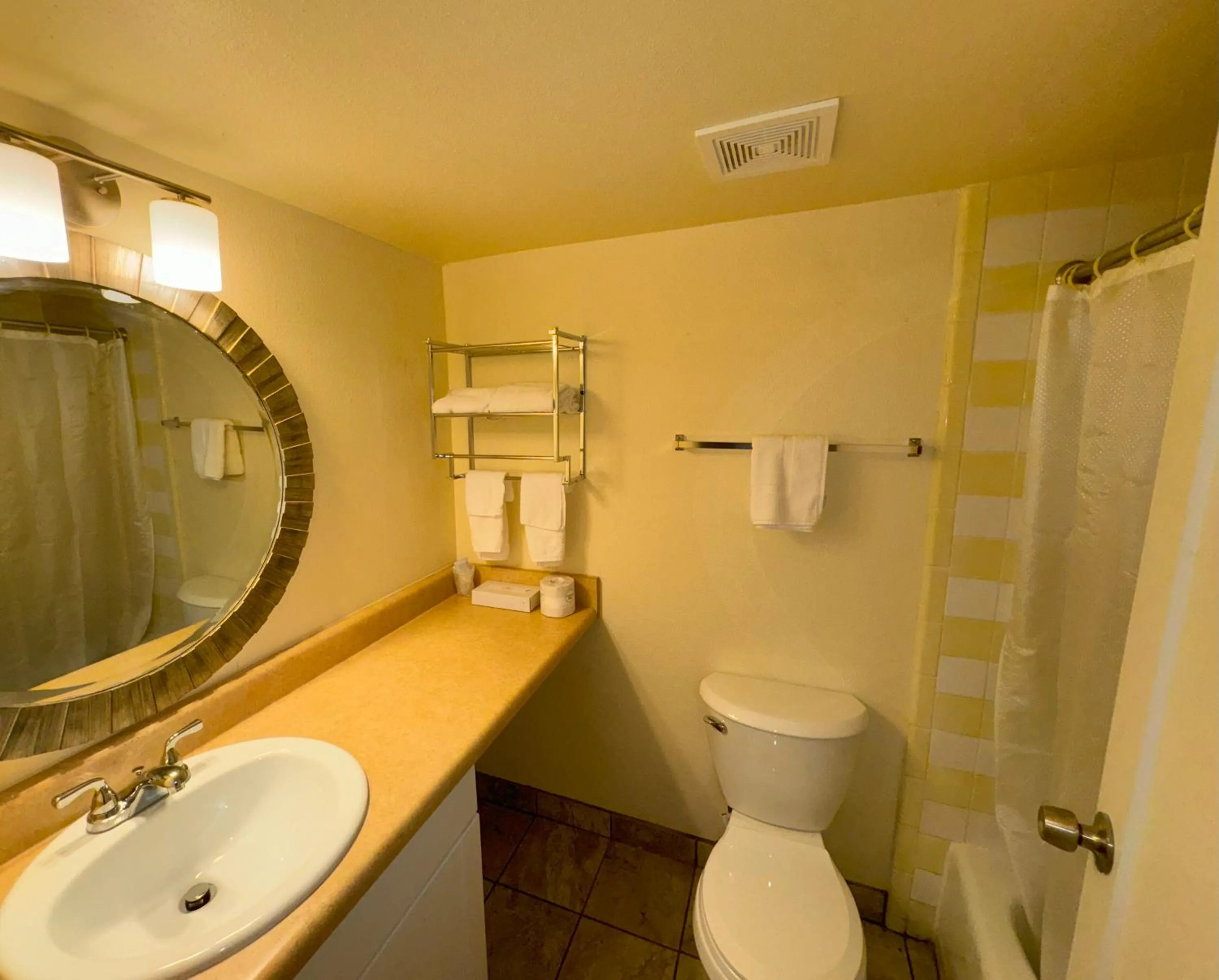 Bathroom in Big Chile Inn & Suites