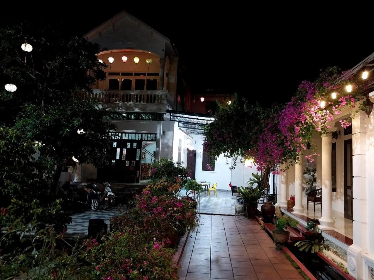 Property building in Nha Xanh Homestay