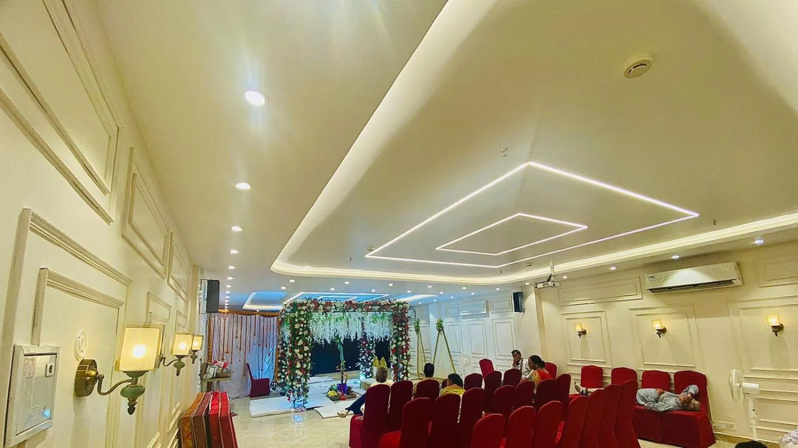 Banquet/Function facilities in HOTEL KAVANA