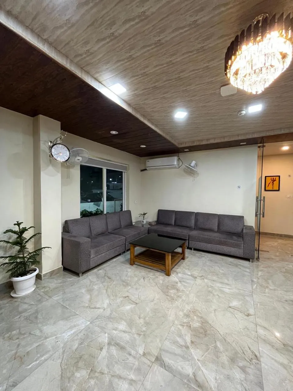 Lobby or reception in HOTEL KAVANA
