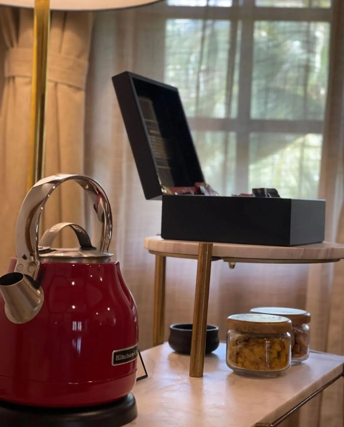 Coffee/tea facilities in The Postcard Saligao