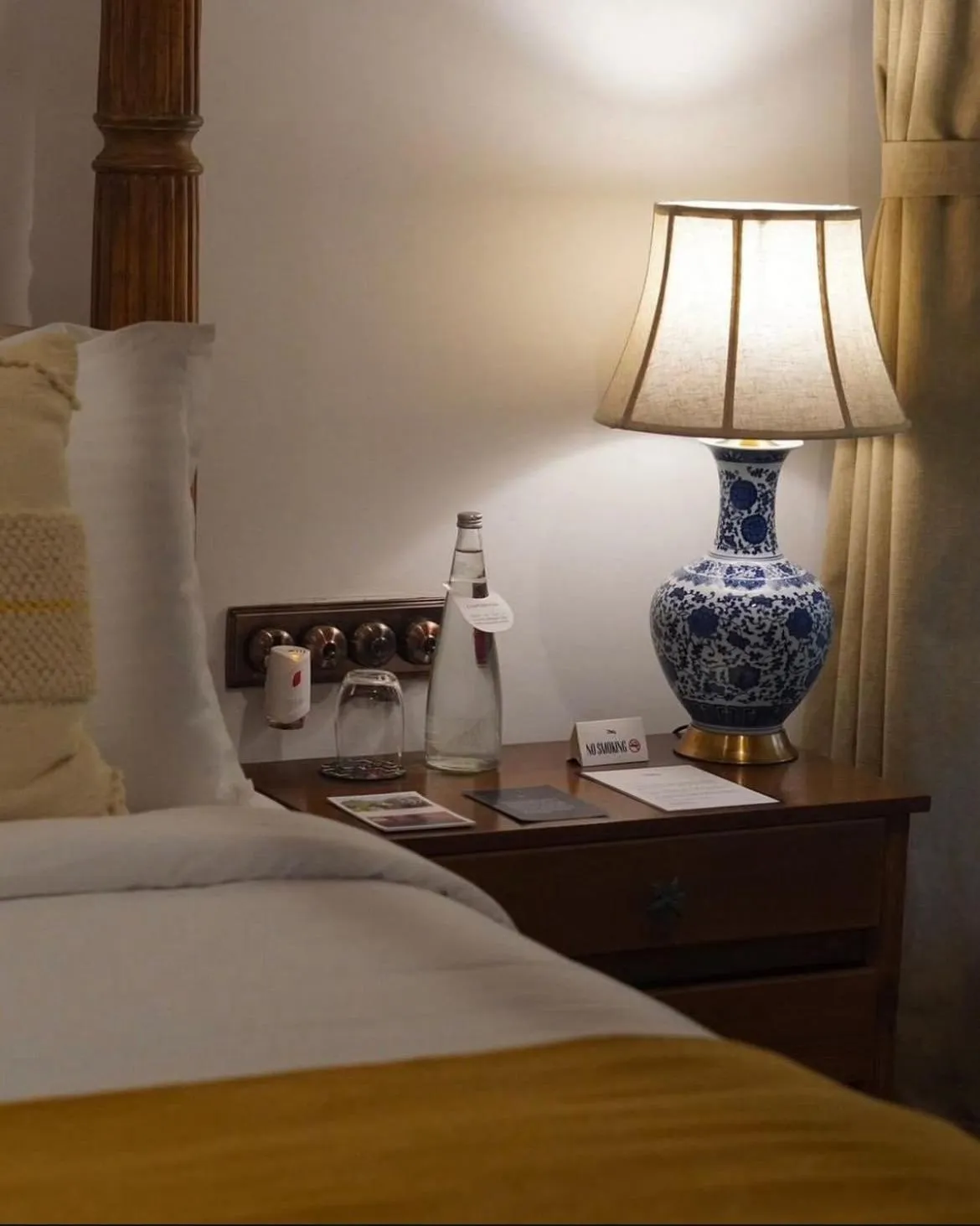 Bedroom, Bed in The Postcard Saligao