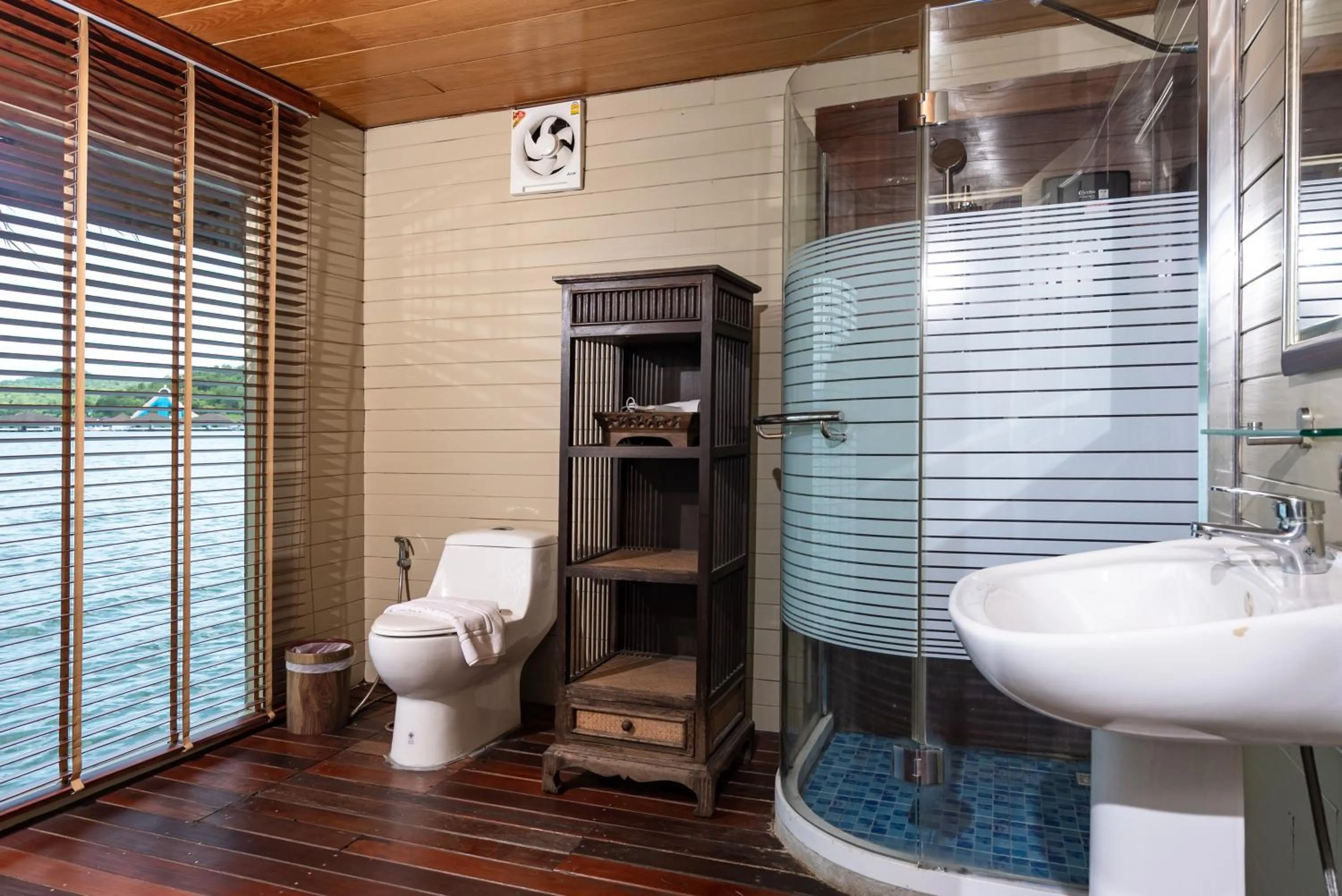 Bathroom in Ruknam Resort
