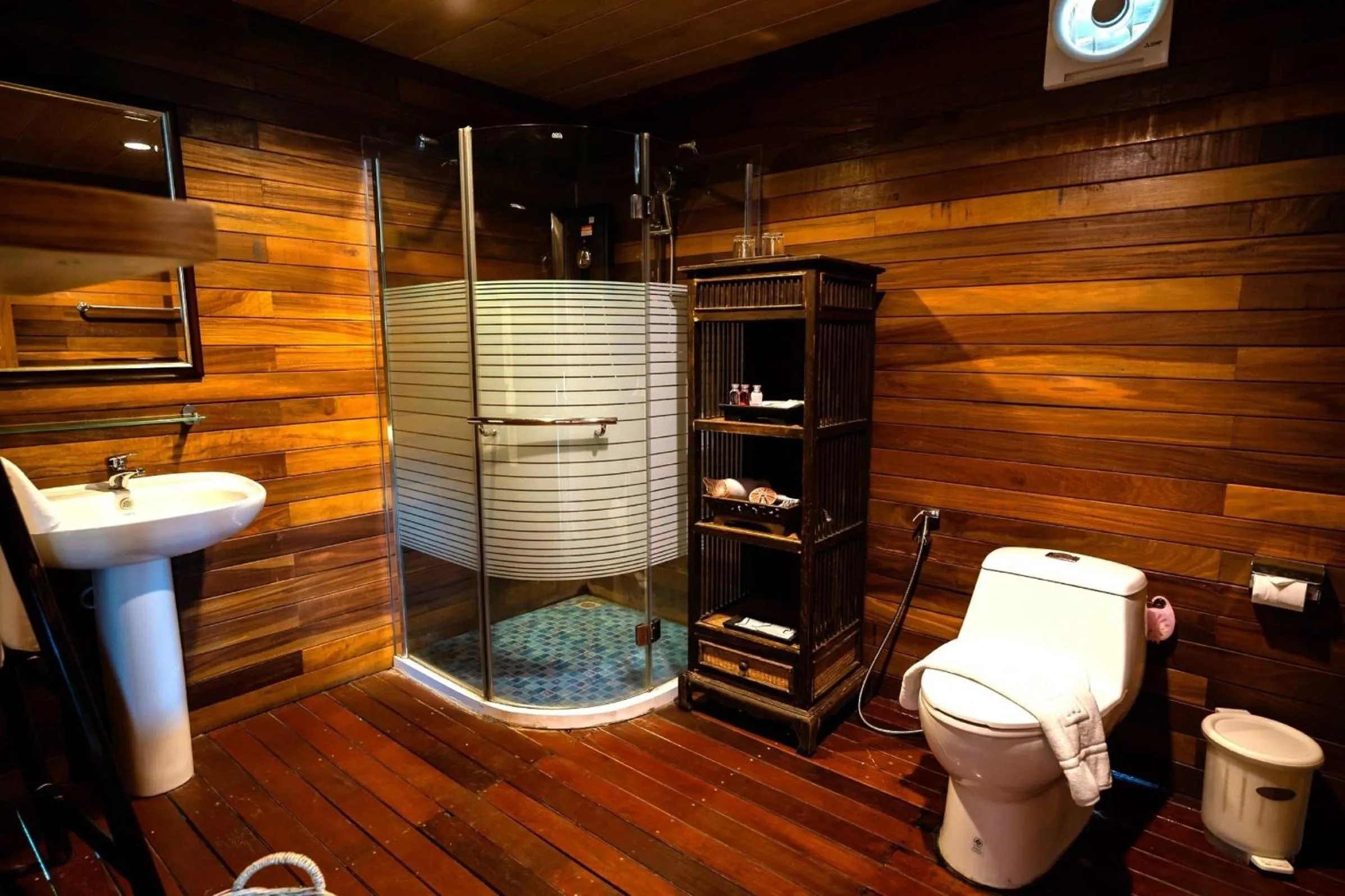 Bathroom in Ruknam Resort