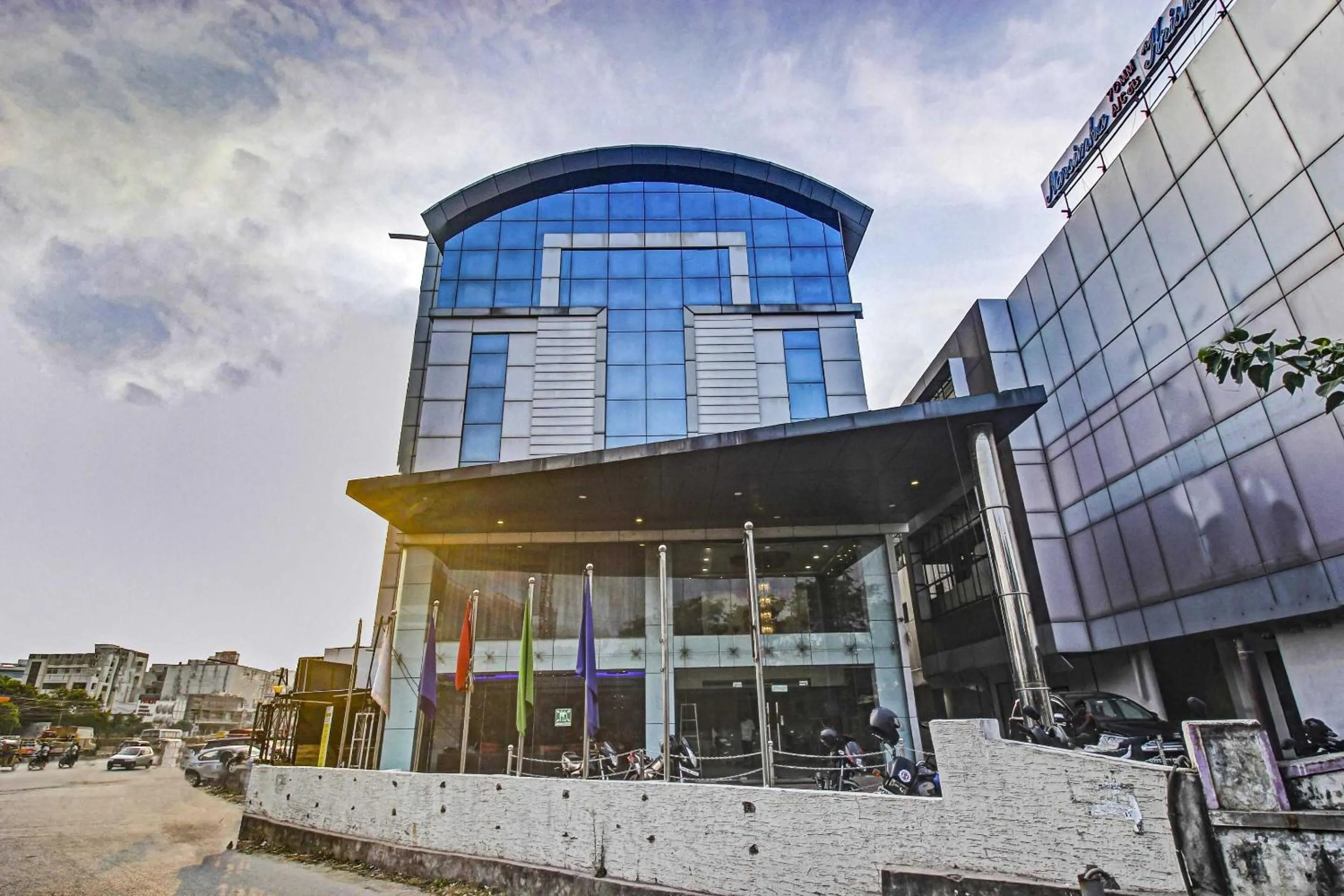 Facade/entrance in Collection O Grand Krishna