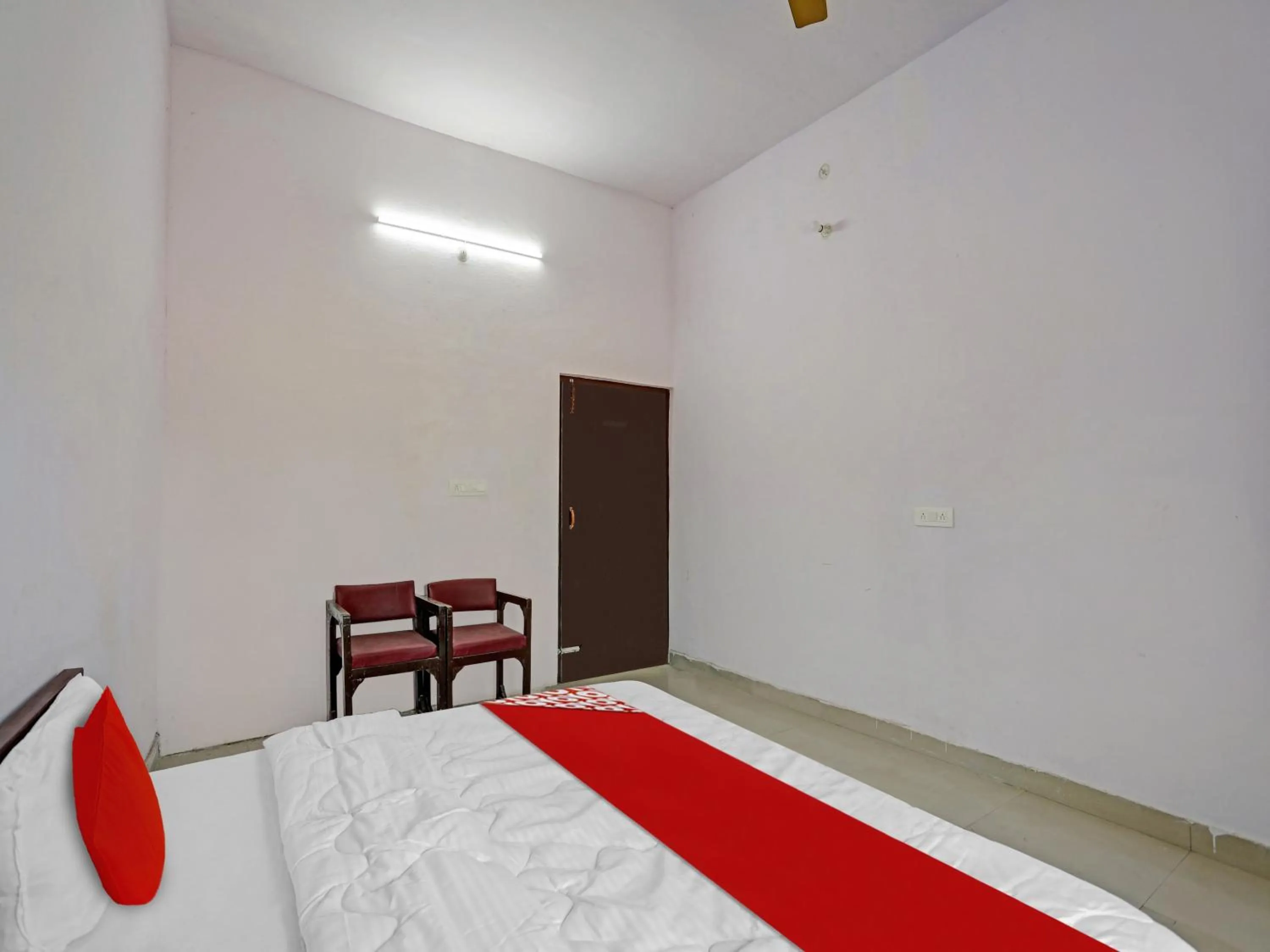 Bedroom, Bed in Hotel O by OYO easy stay inn