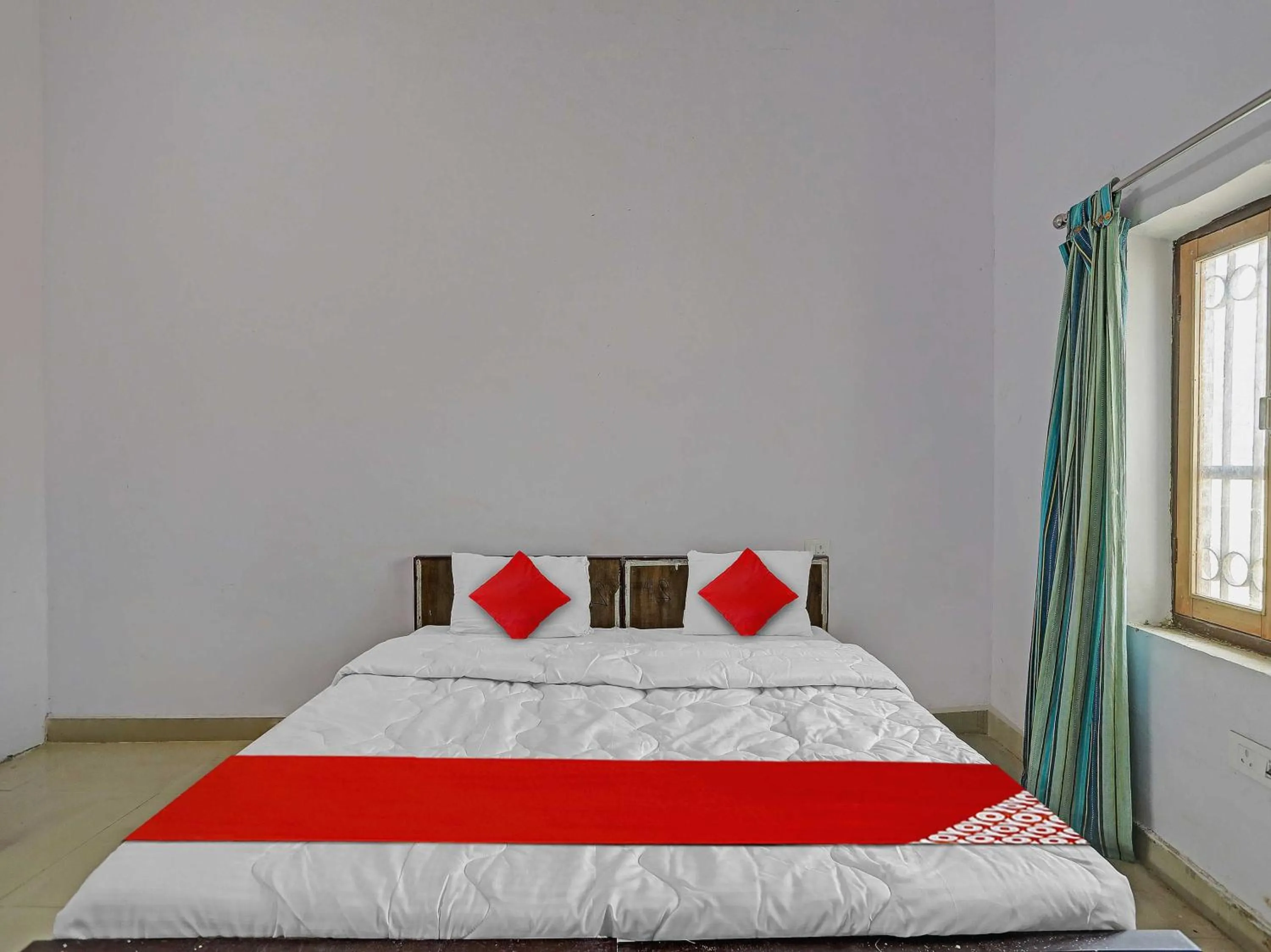 Bedroom, Bed in Hotel O by OYO easy stay inn