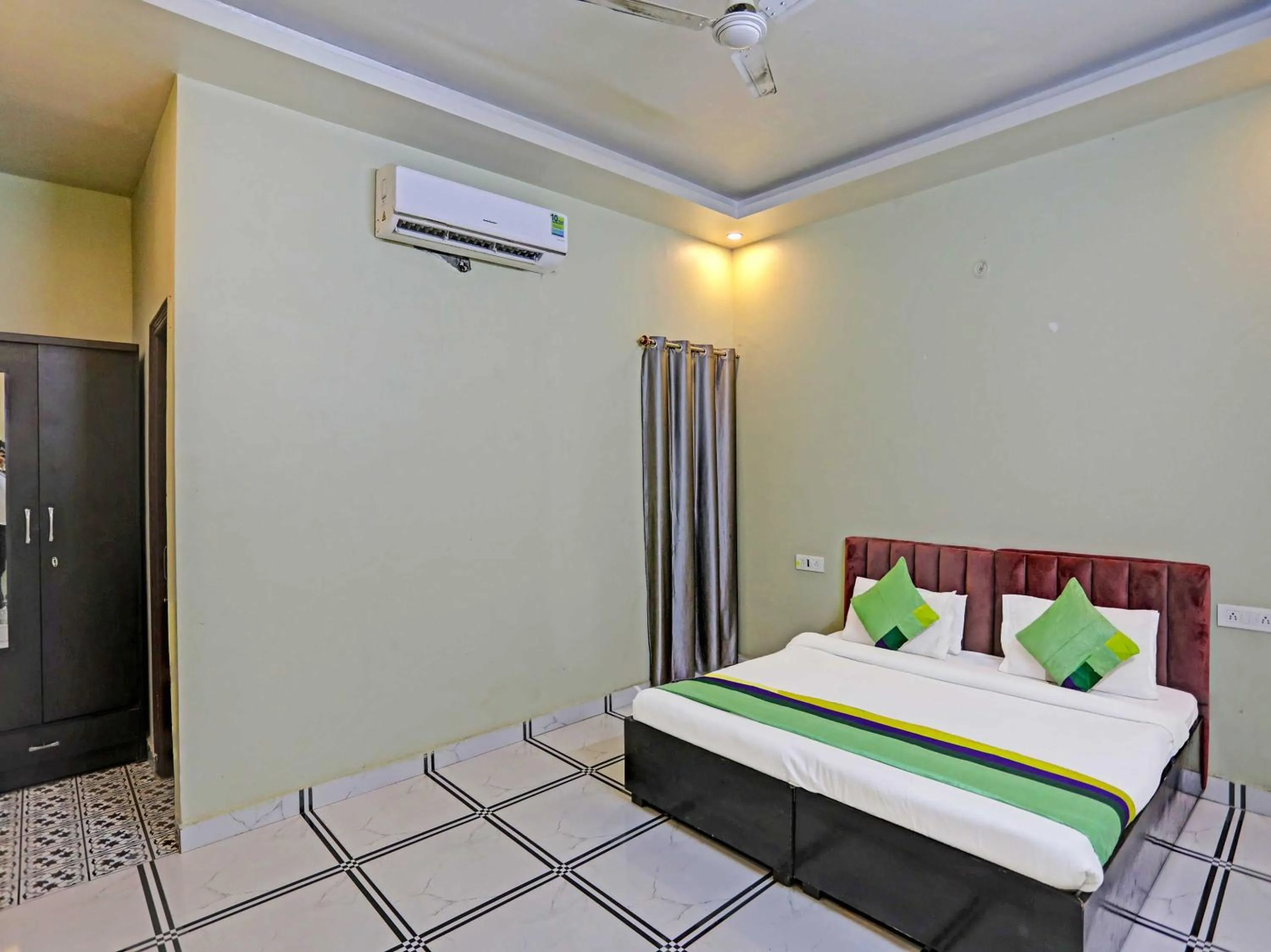 Bedroom, Bed in Hotel O Expo View Stay