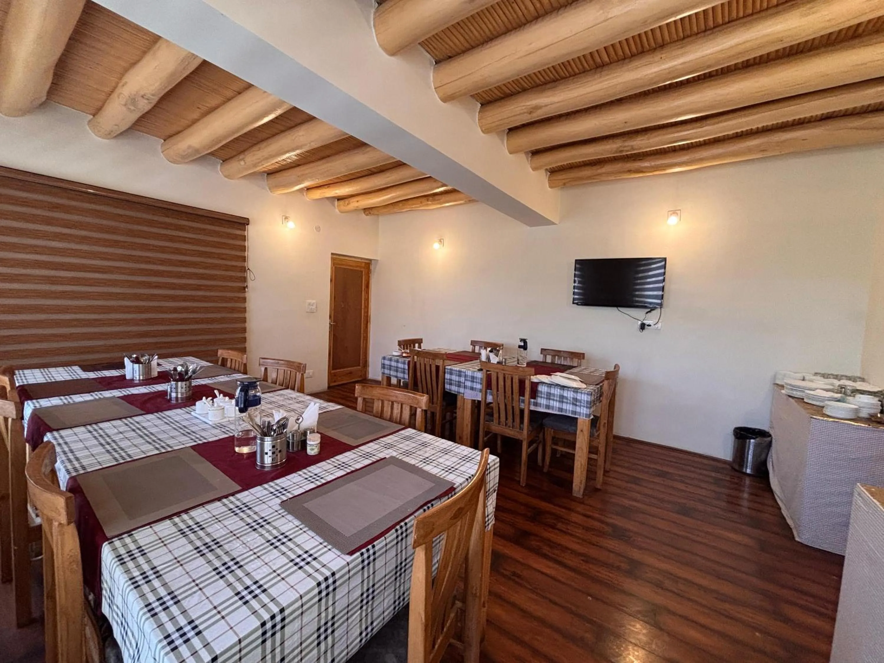 Restaurant/places to eat in LADAKH ODYSSEY Hotel