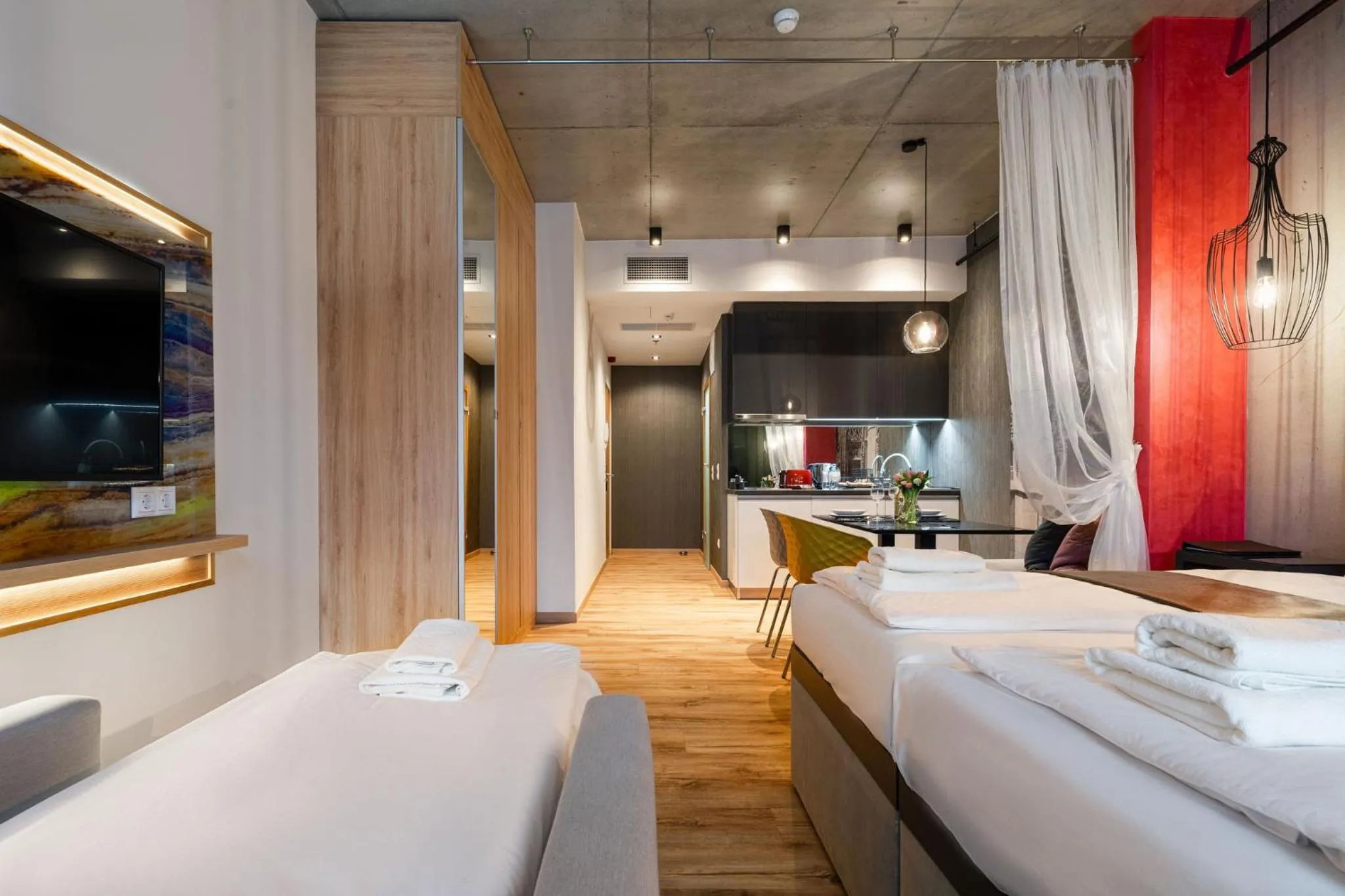 Photo of the whole room, Bed in Onyx Luxury Budapest