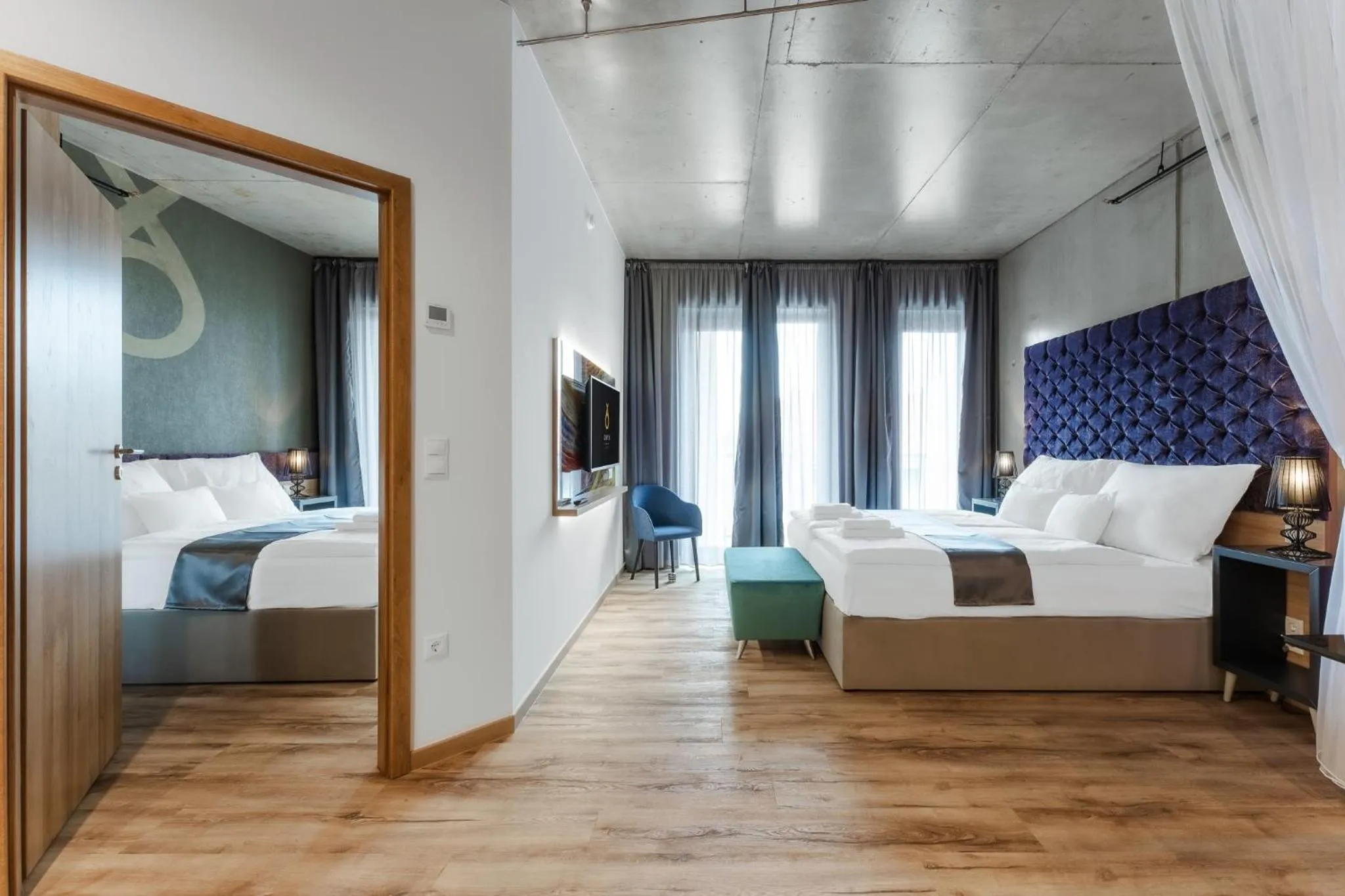 Living room, Bed in Onyx Luxury Budapest