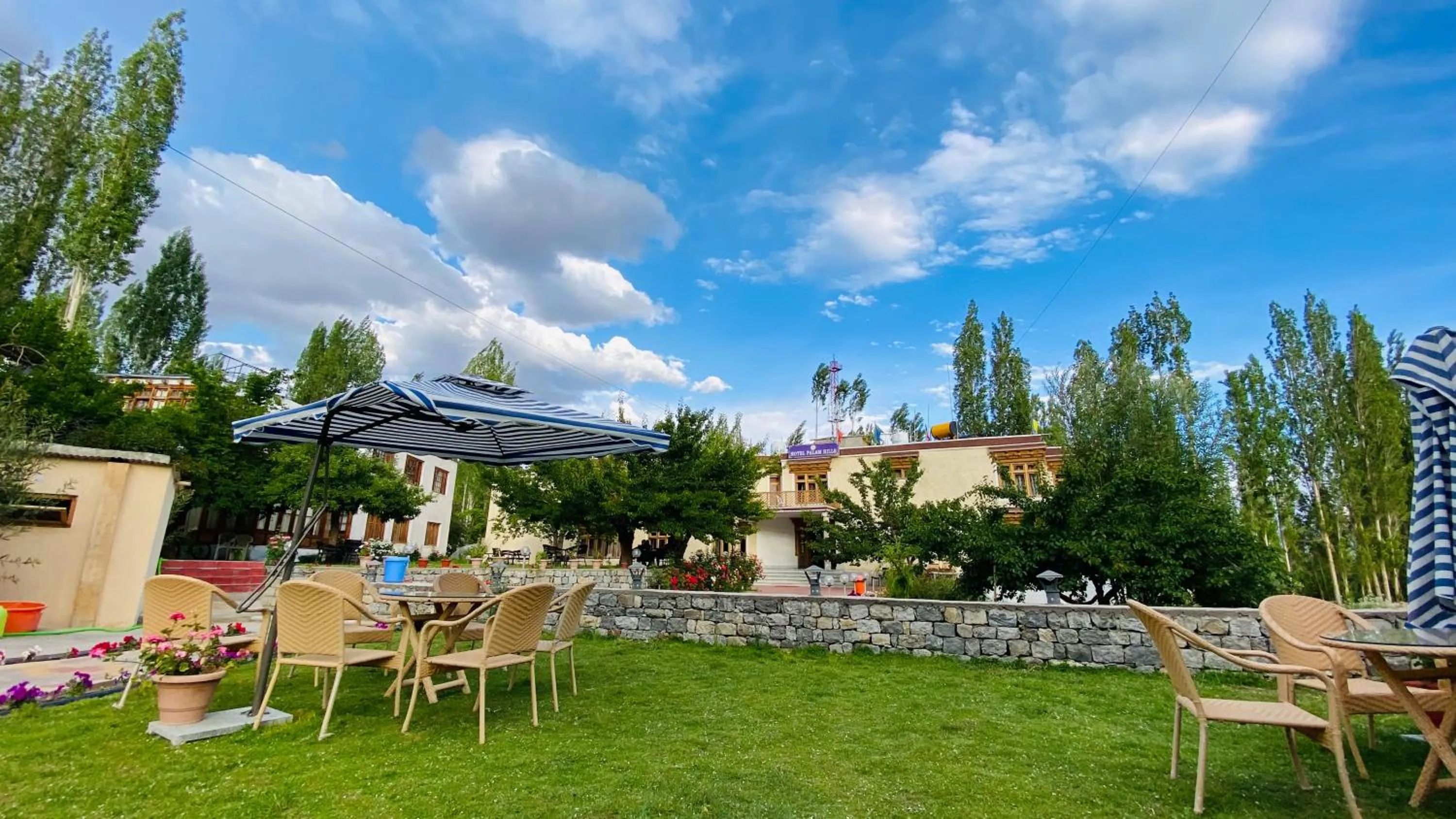 Garden in Hotel Palam Hills