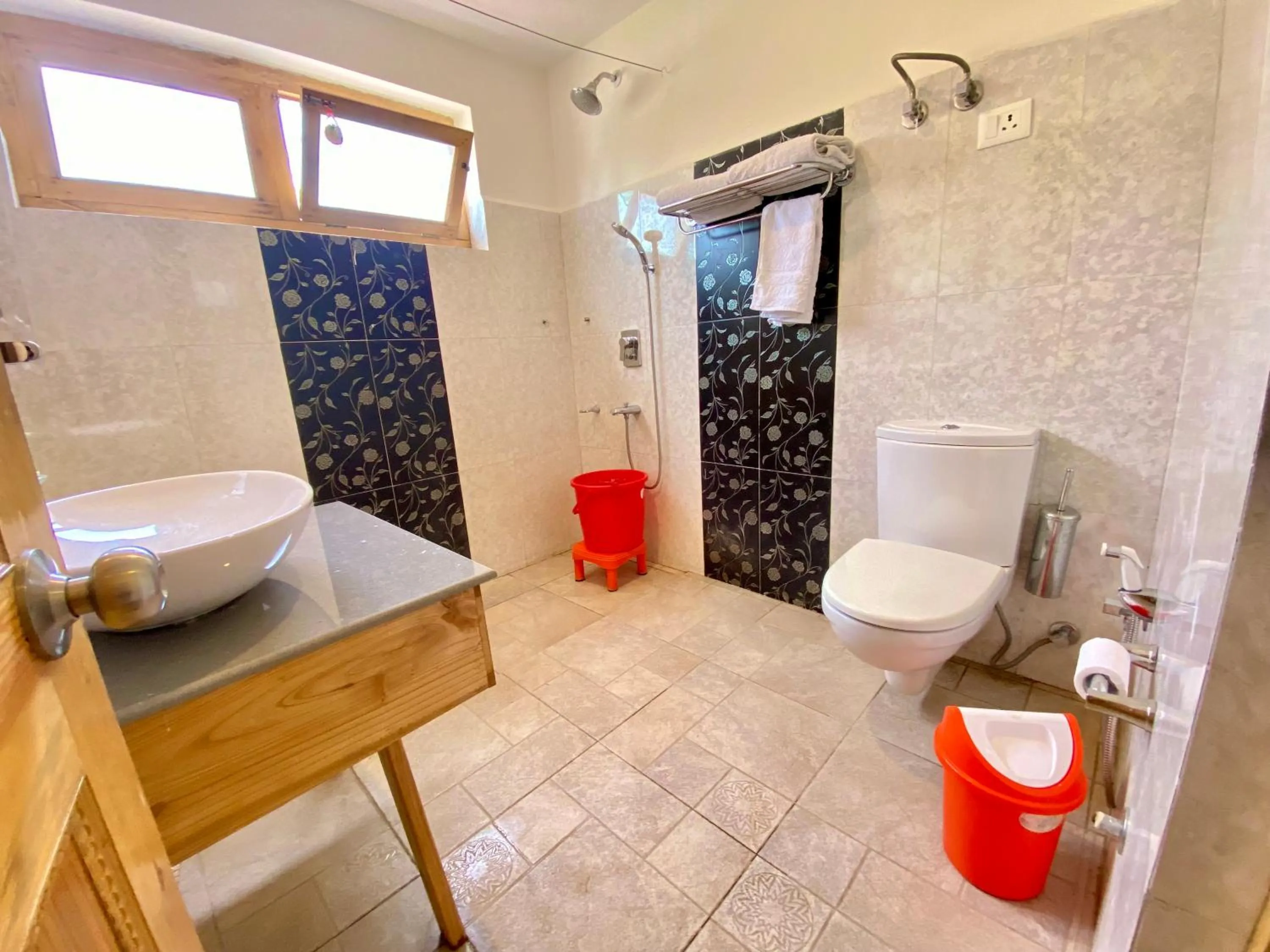 Bathroom in Hotel Palam Hills