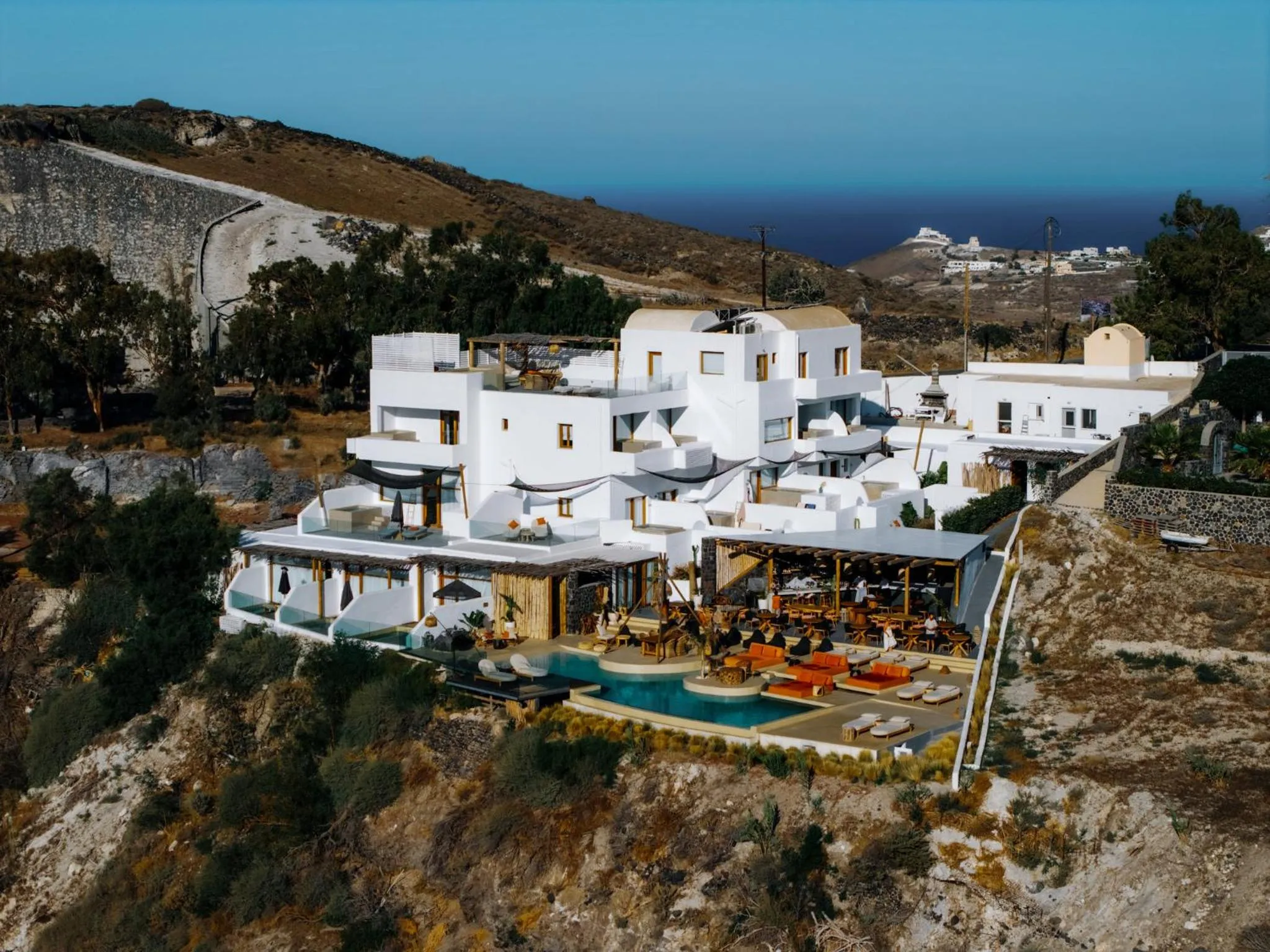 Property building in Divino Caldera