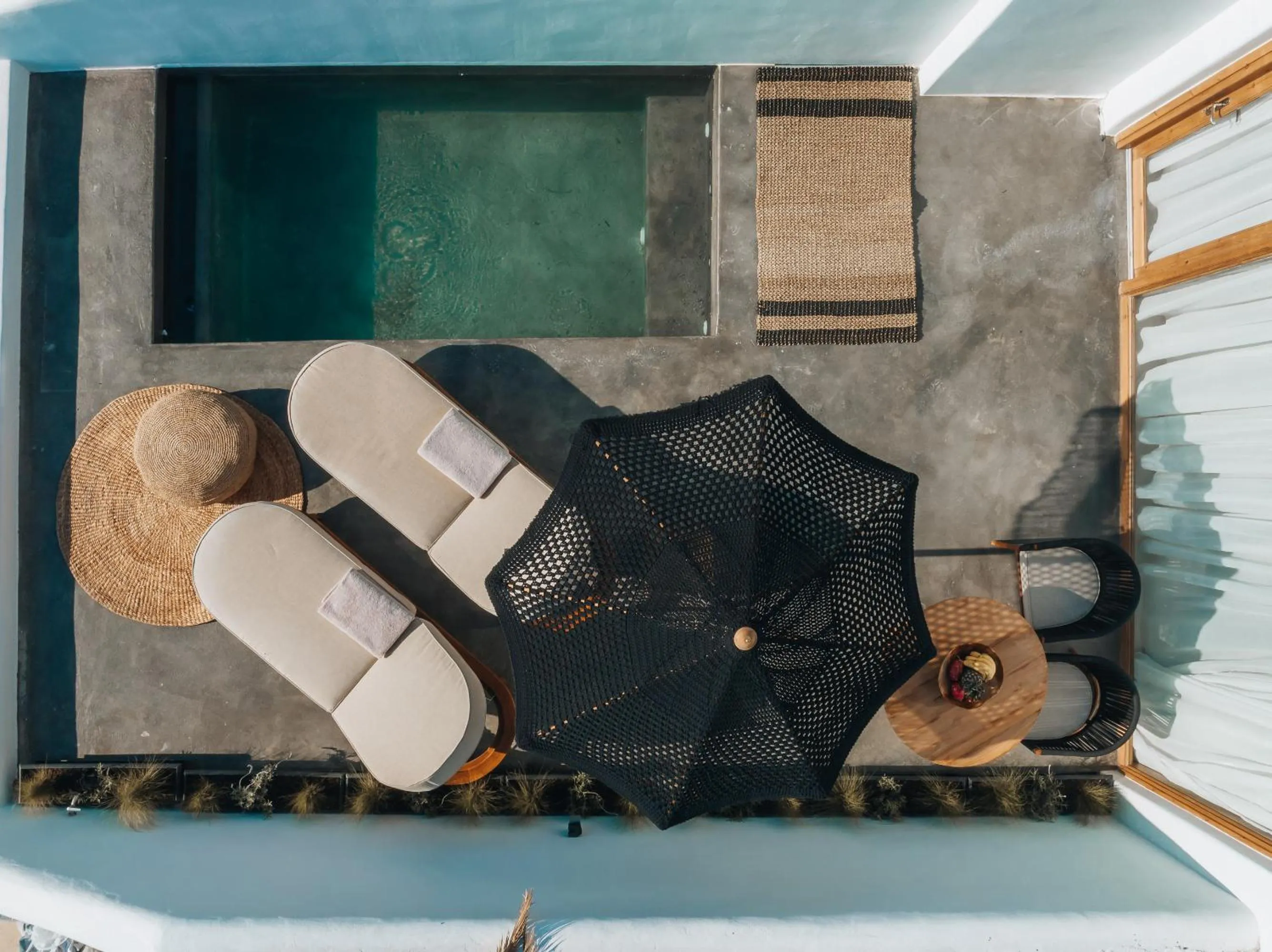 Swimming pool in Divino Caldera