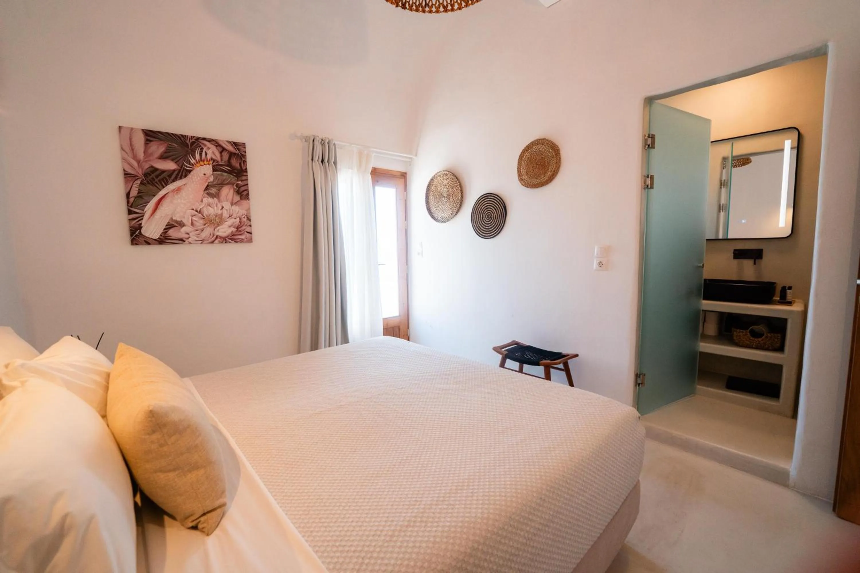 Photo of the whole room, Bed in Divino Caldera