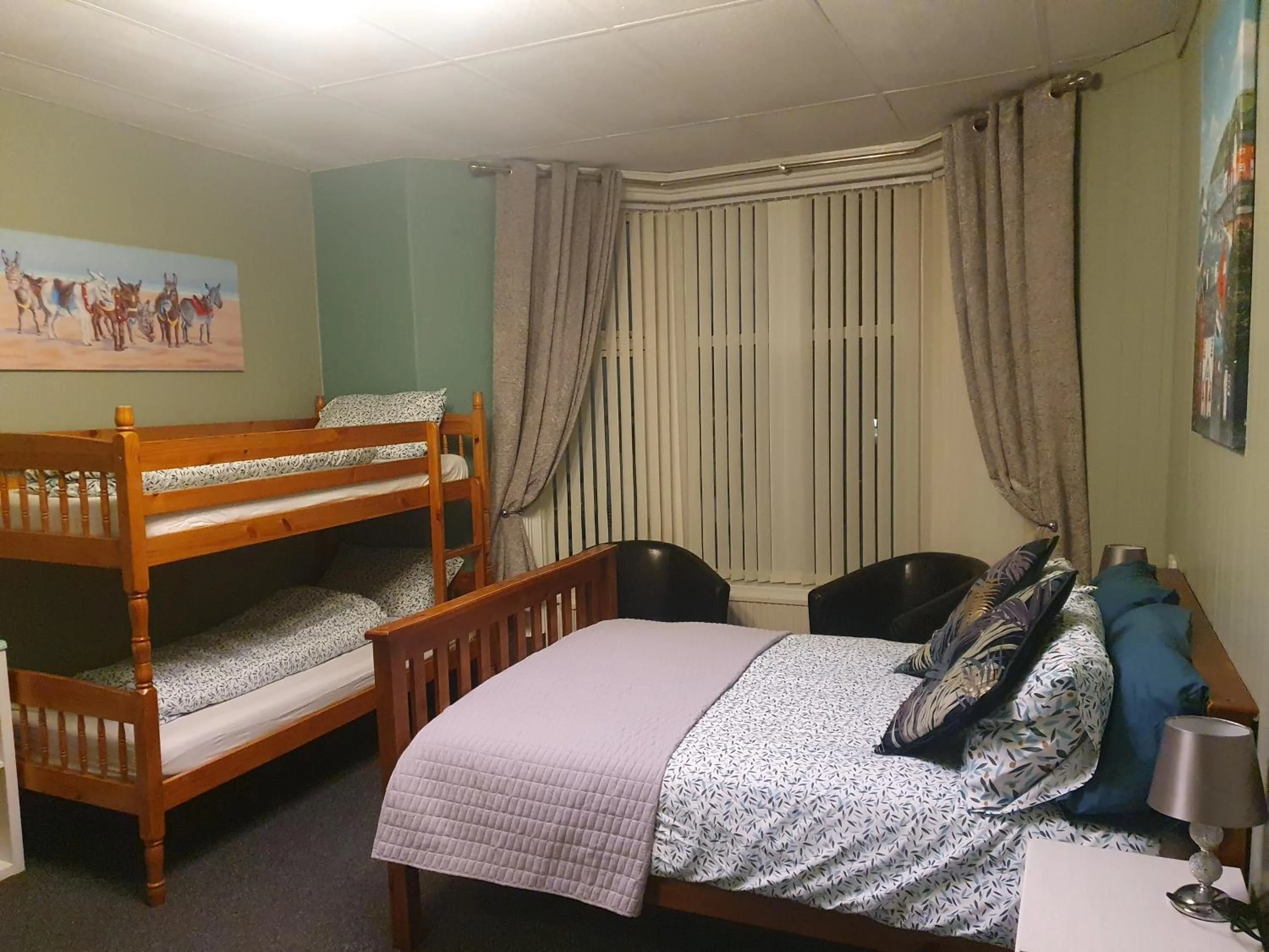 Bedroom, Bed in Maydene Hotel