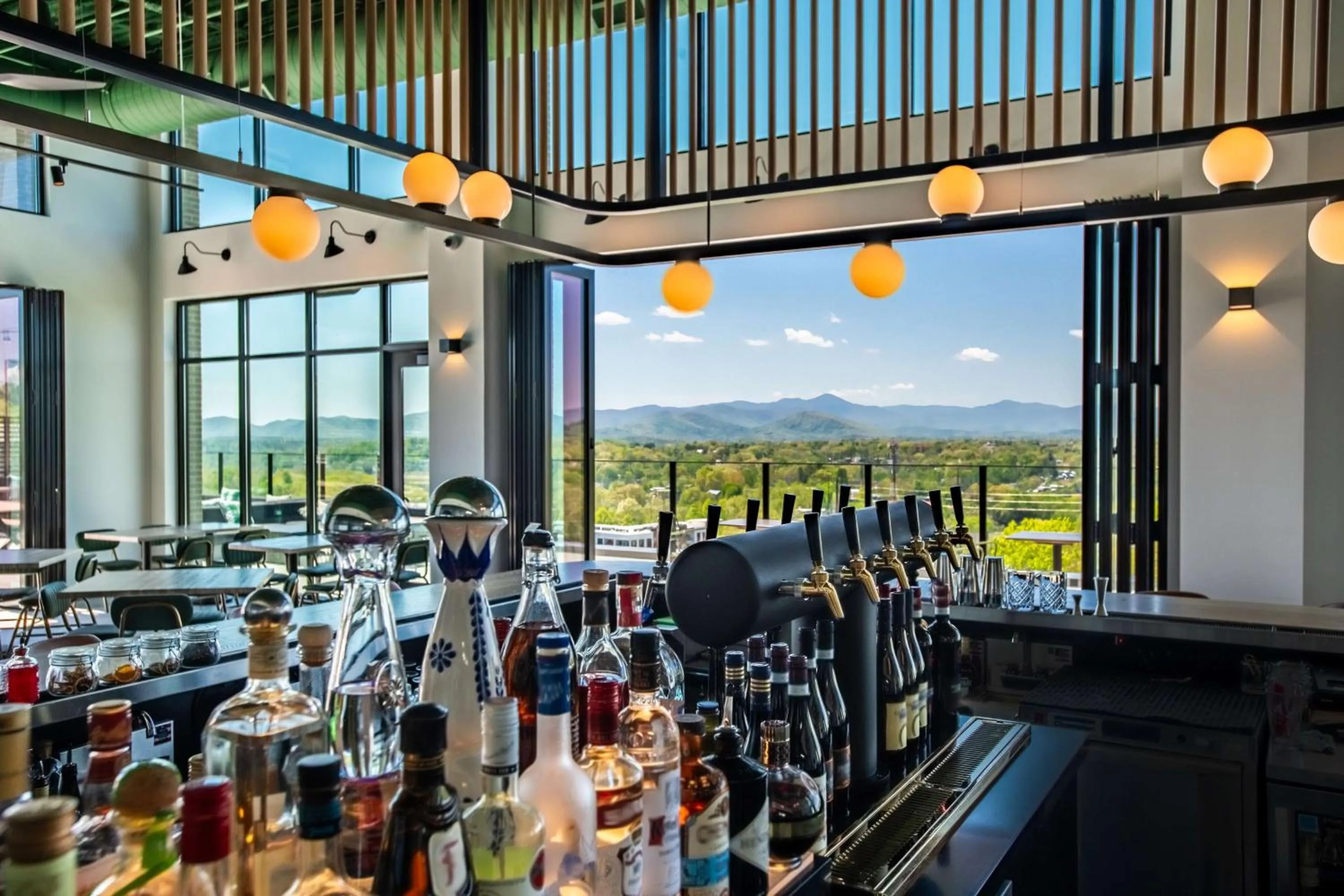 Restaurant/places to eat in Embassy Suites By Hilton Asheville Downtown