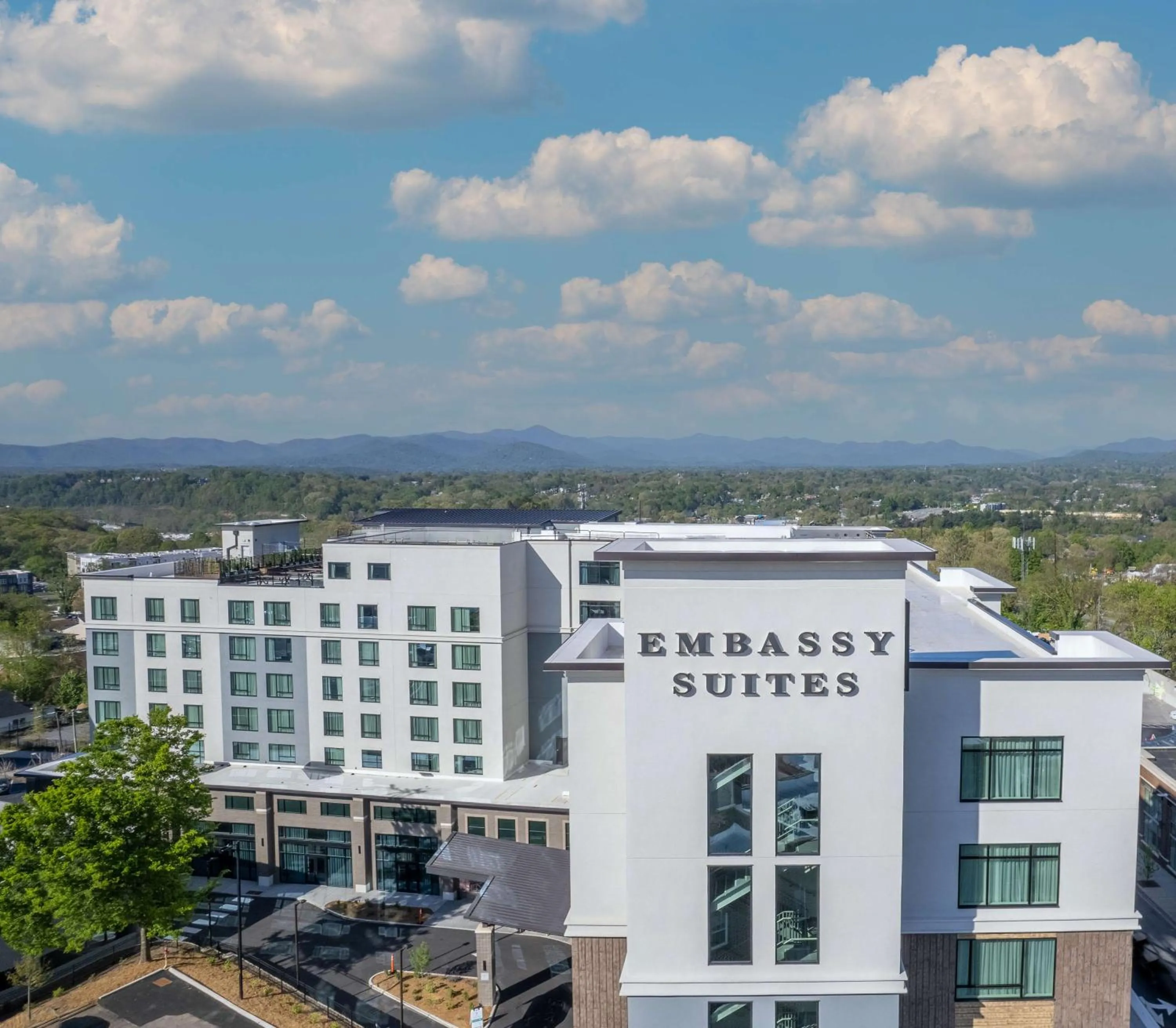 Property building in Embassy Suites By Hilton Asheville Downtown