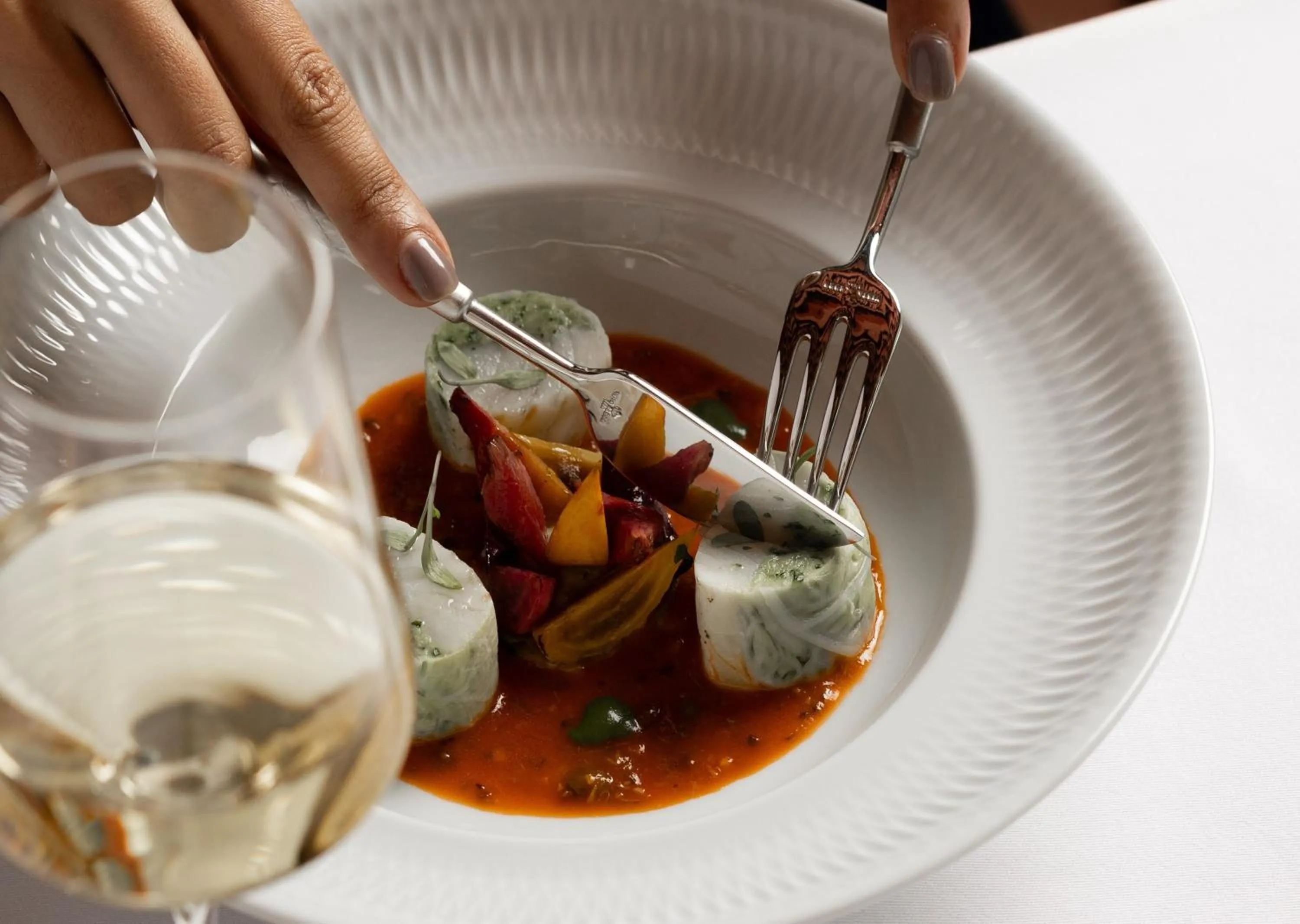 Restaurant/places to eat in Legacy Hotel Cascais, Curio Collection By Hilton