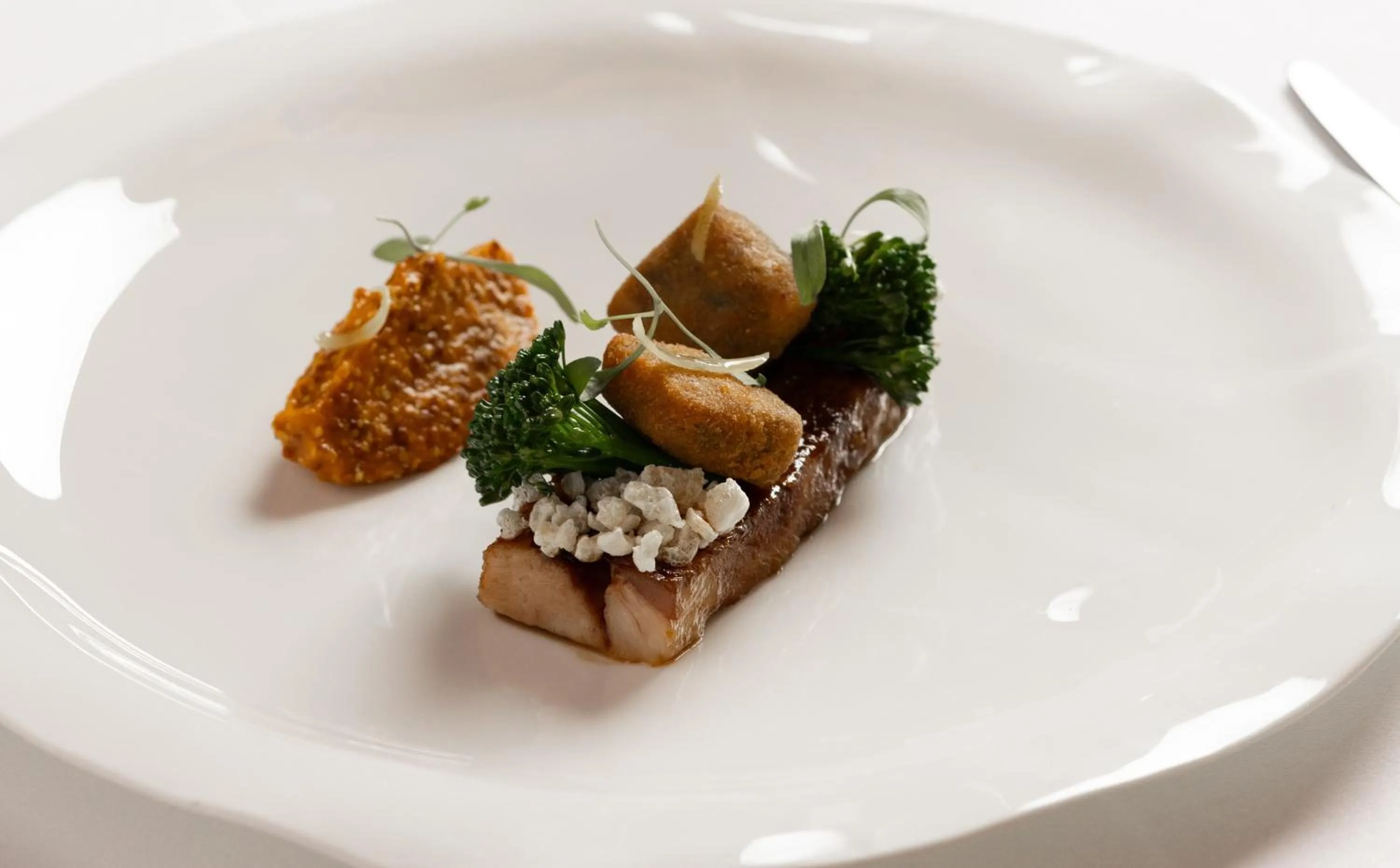 Restaurant/places to eat in Legacy Hotel Cascais, Curio Collection By Hilton