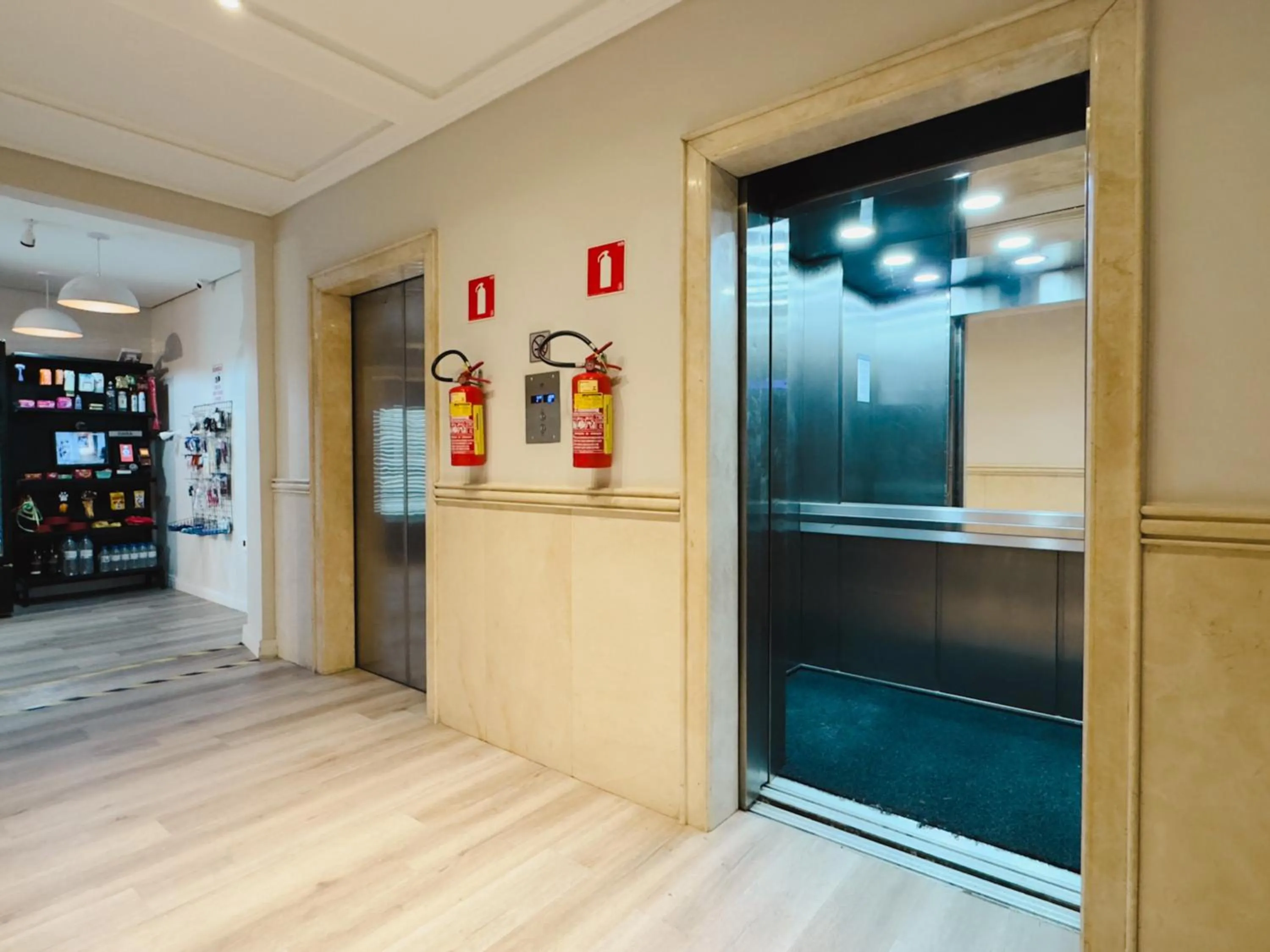 elevator in Apê Metrô Higienópolis Mackenzie