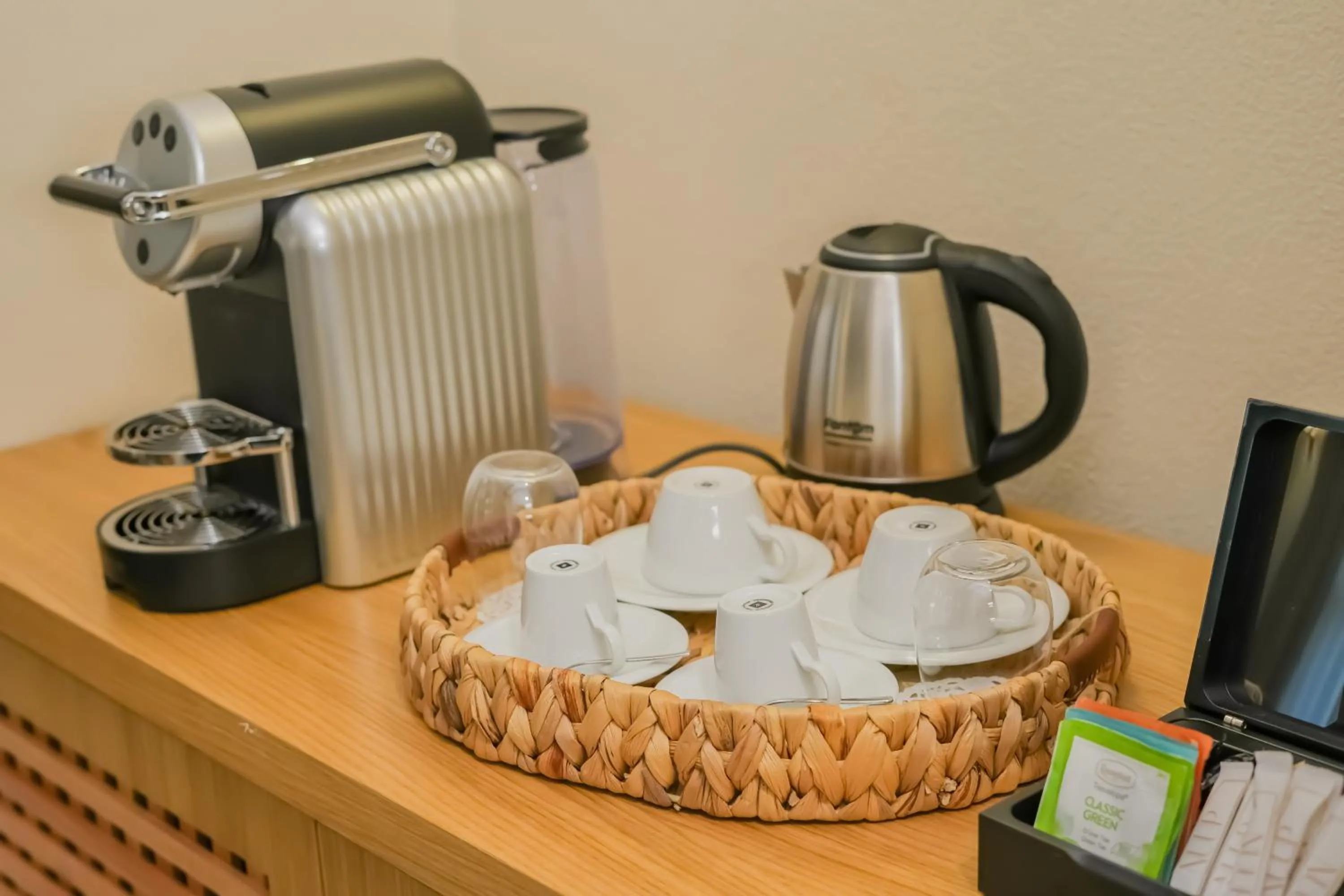 Coffee/tea facilities in Nuup Hotel