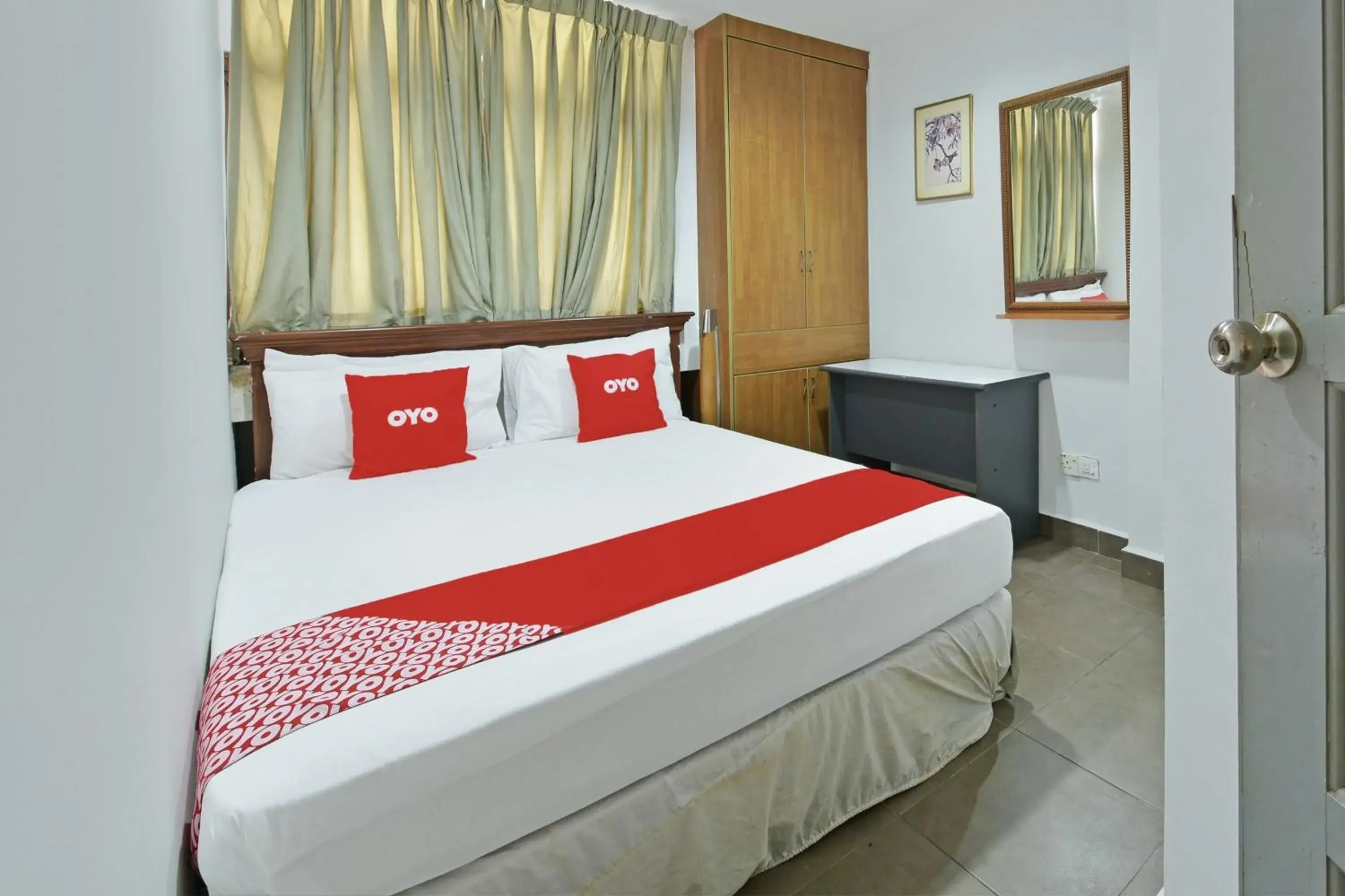 Deluxe Queen Room - single occupancy in Super OYO 90780 J Hotel Bukit Bintang Deluxe Queen Room - single occupancy in Super OYO 90780 J Hotel Bukit Bintang