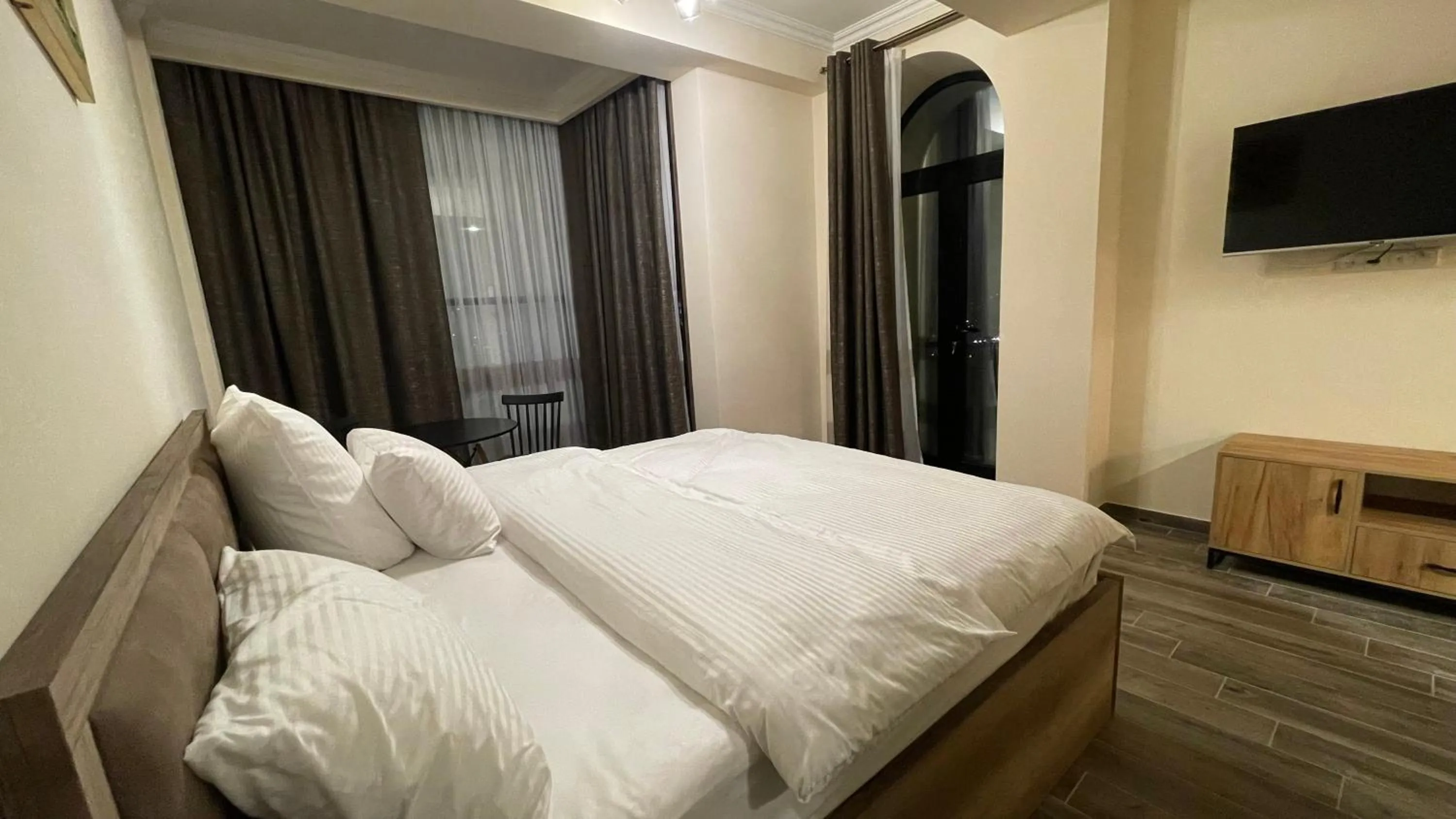 Bed in Altunyan Hotel