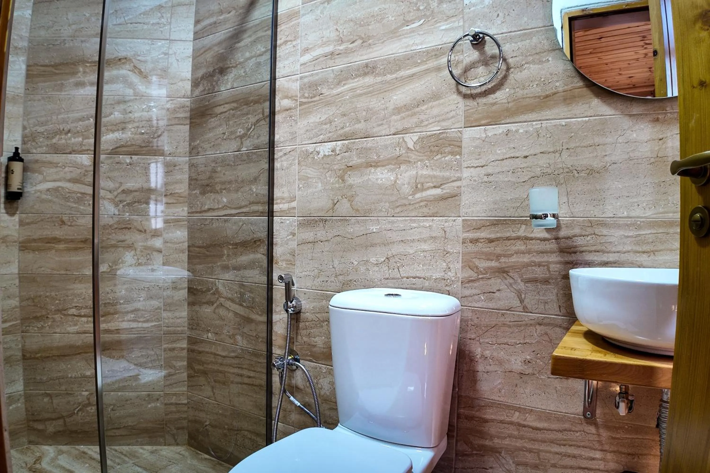 Bathroom in Porta7 Hotel