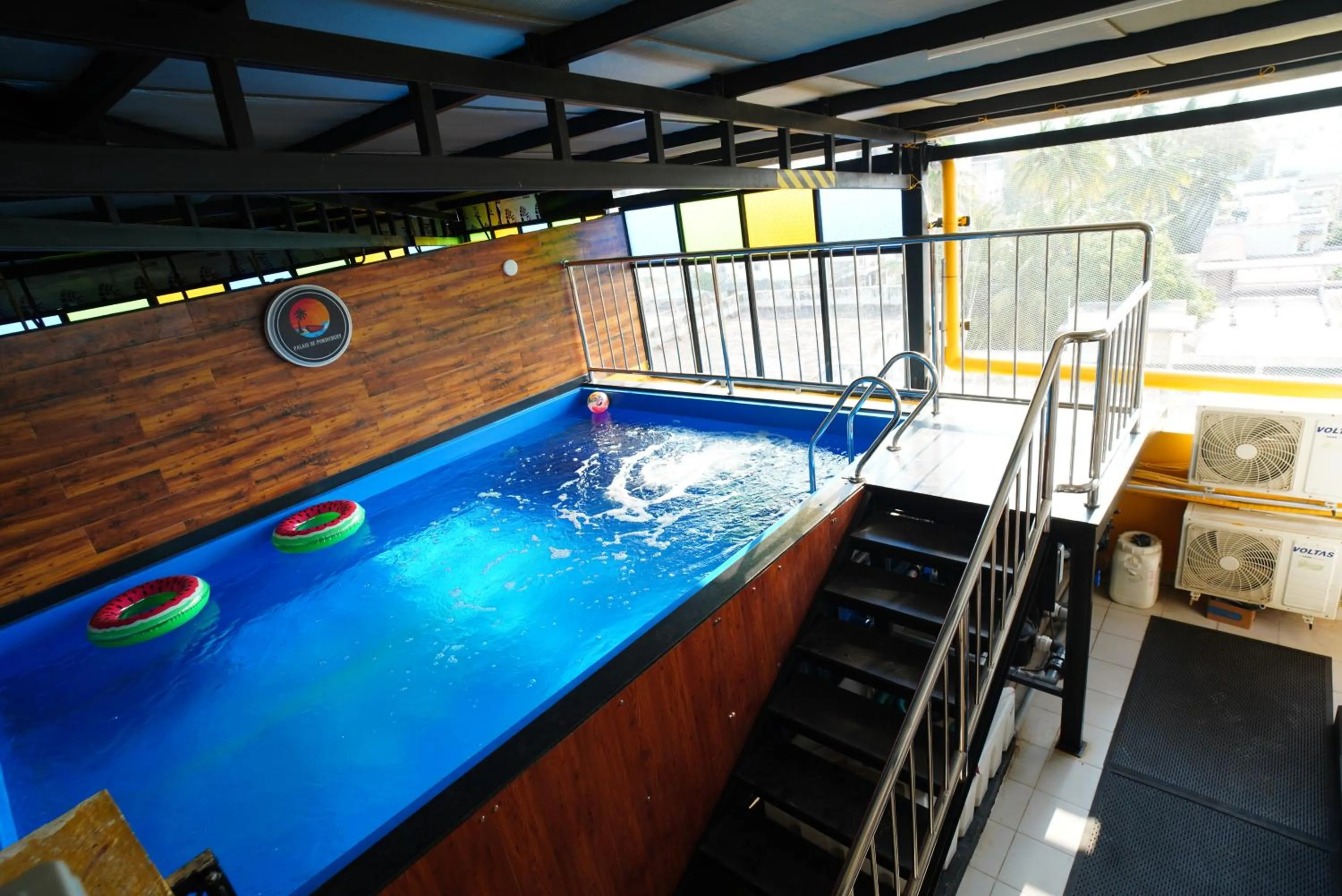 Swimming pool in Palais de Pondichéry