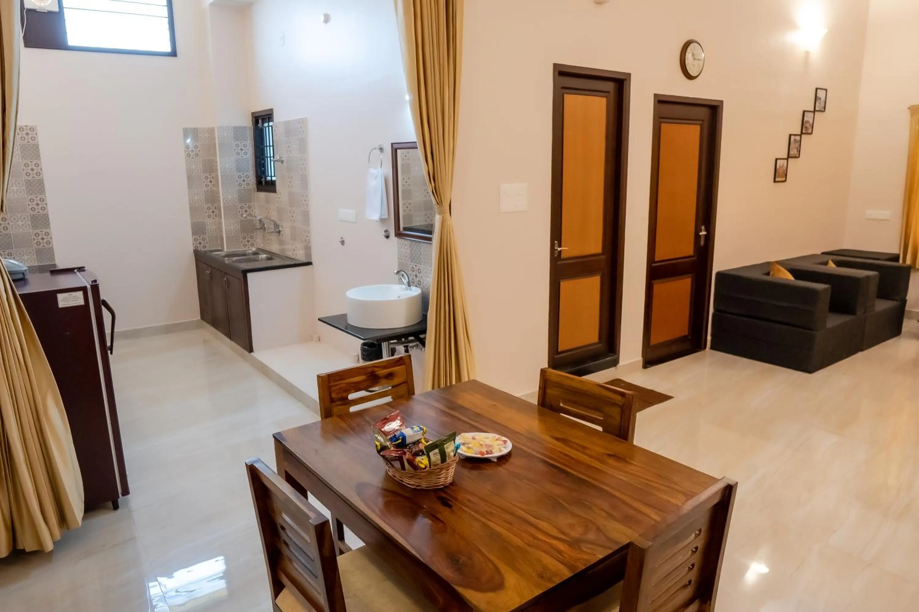 Breakfast in Palais de Pondichéry