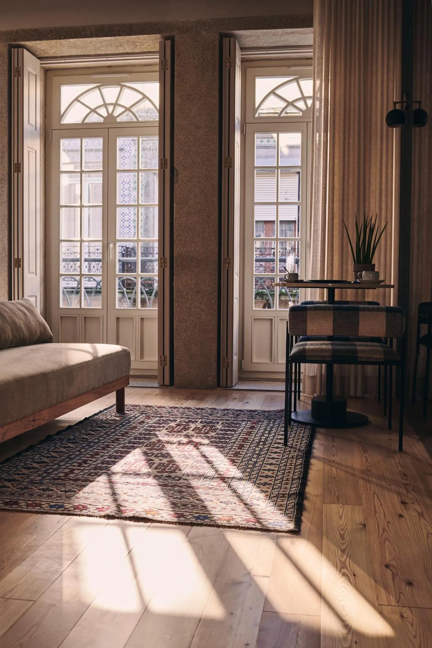 Photo of the whole room in Prim&Proper