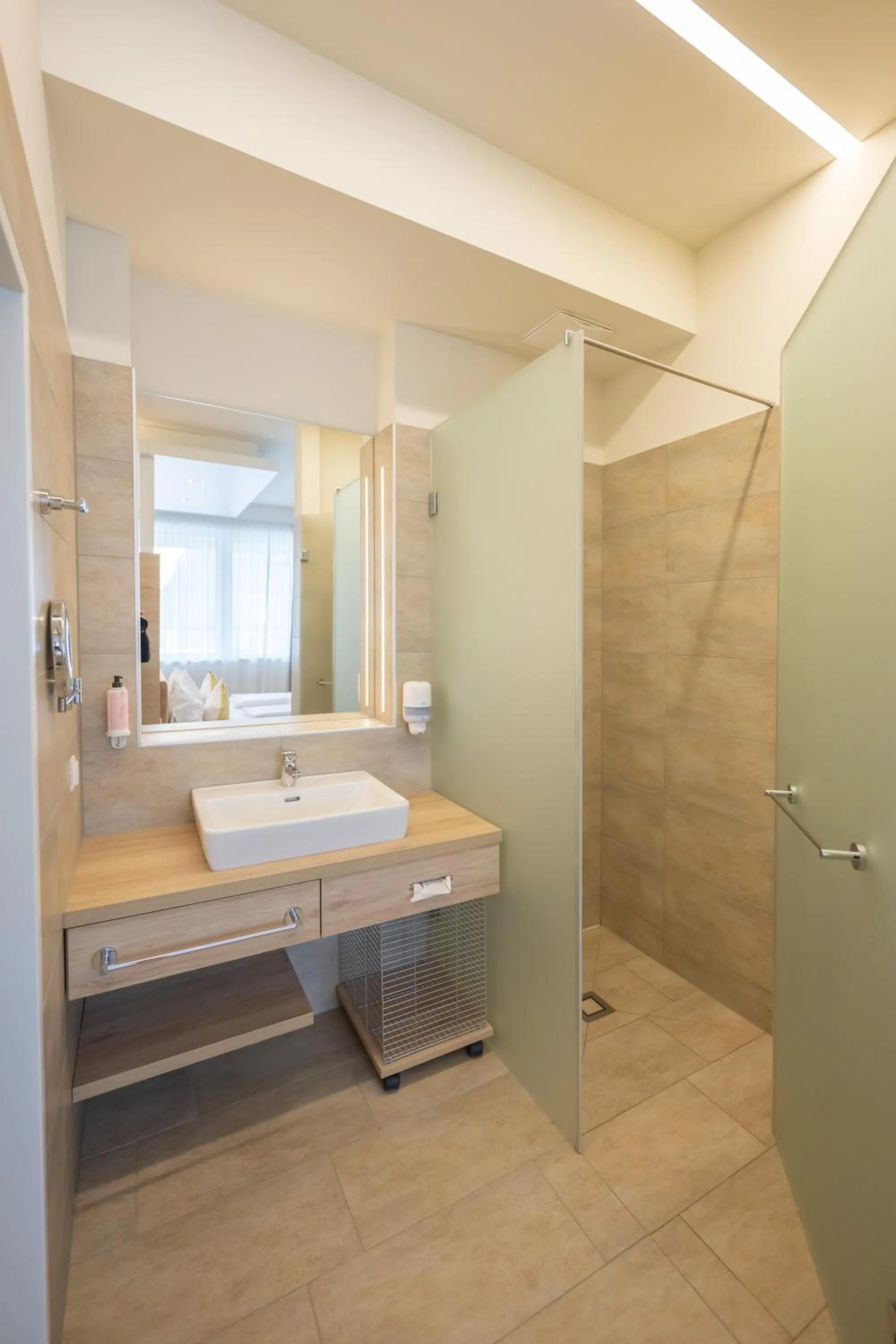 Shower in PM-PremiumAPART Strassgang