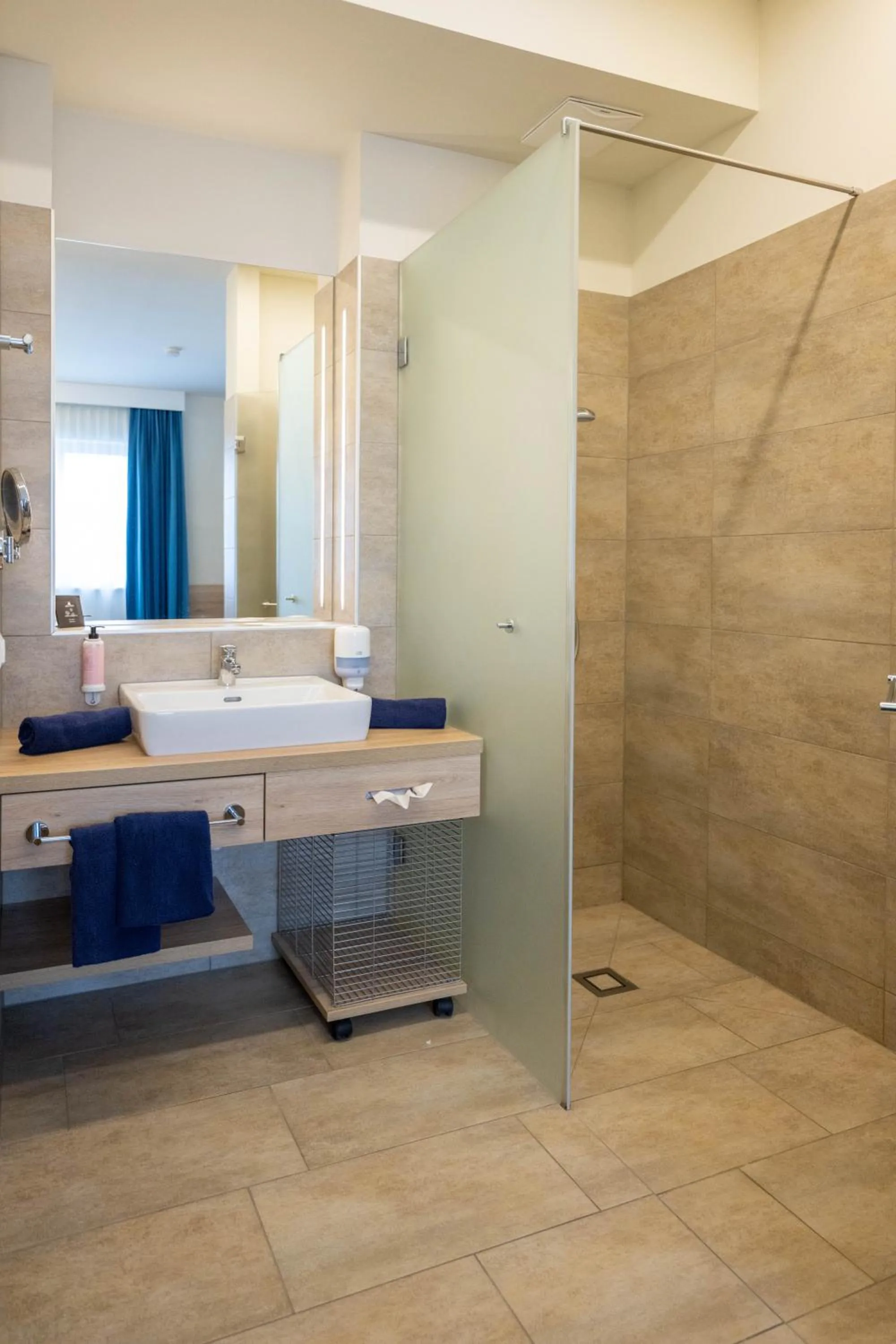 Shower in PM-PremiumAPART Strassgang