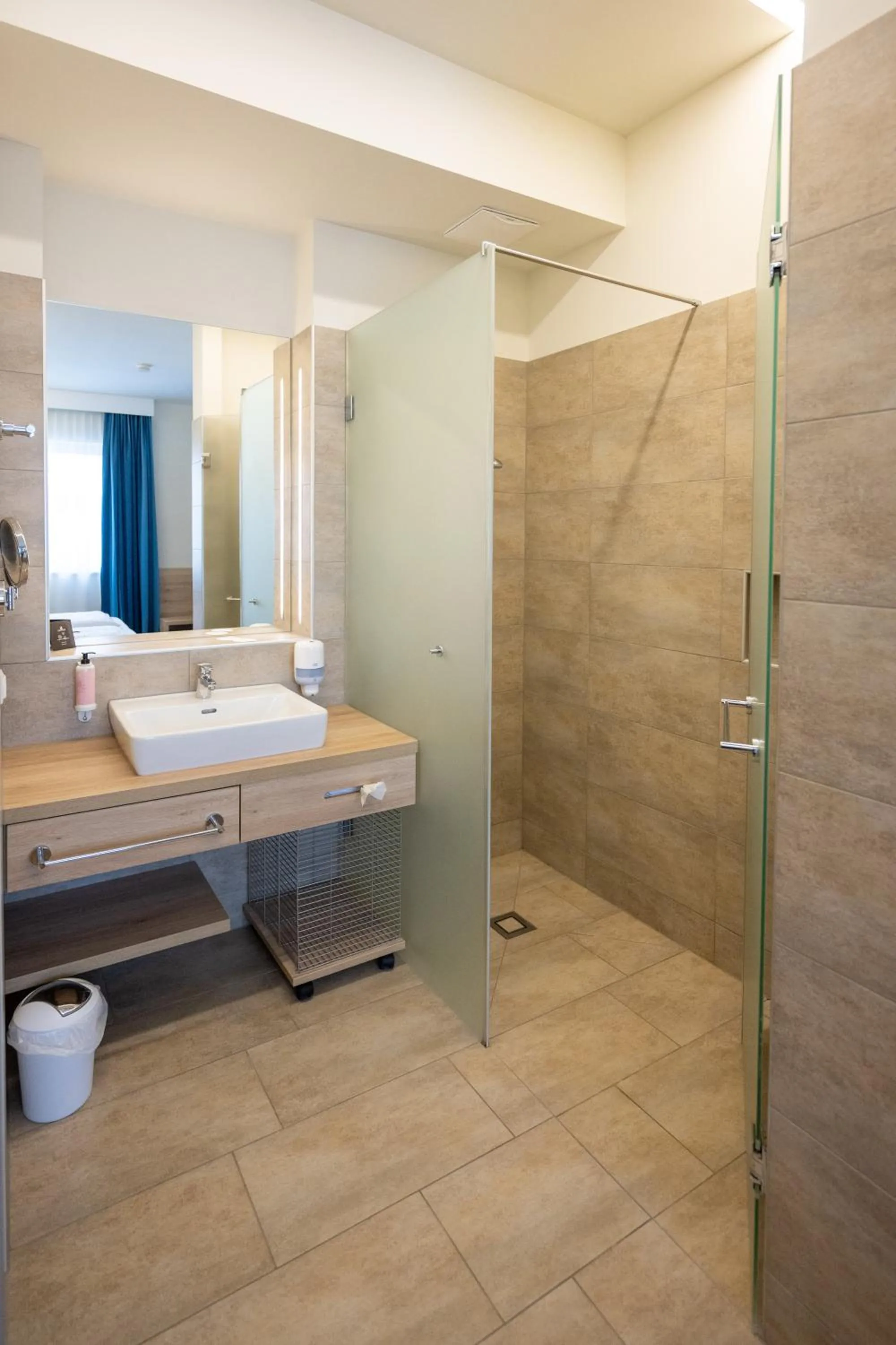 Shower in PM-PremiumAPART Strassgang