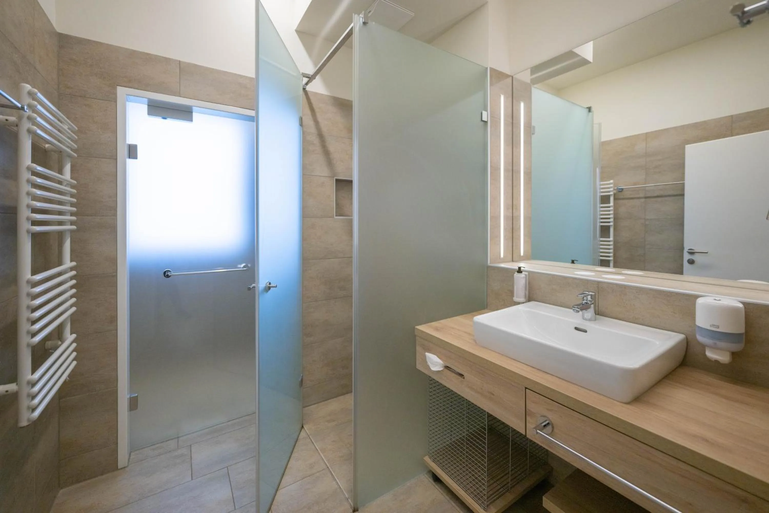 Shower in PM-PremiumAPART Strassgang