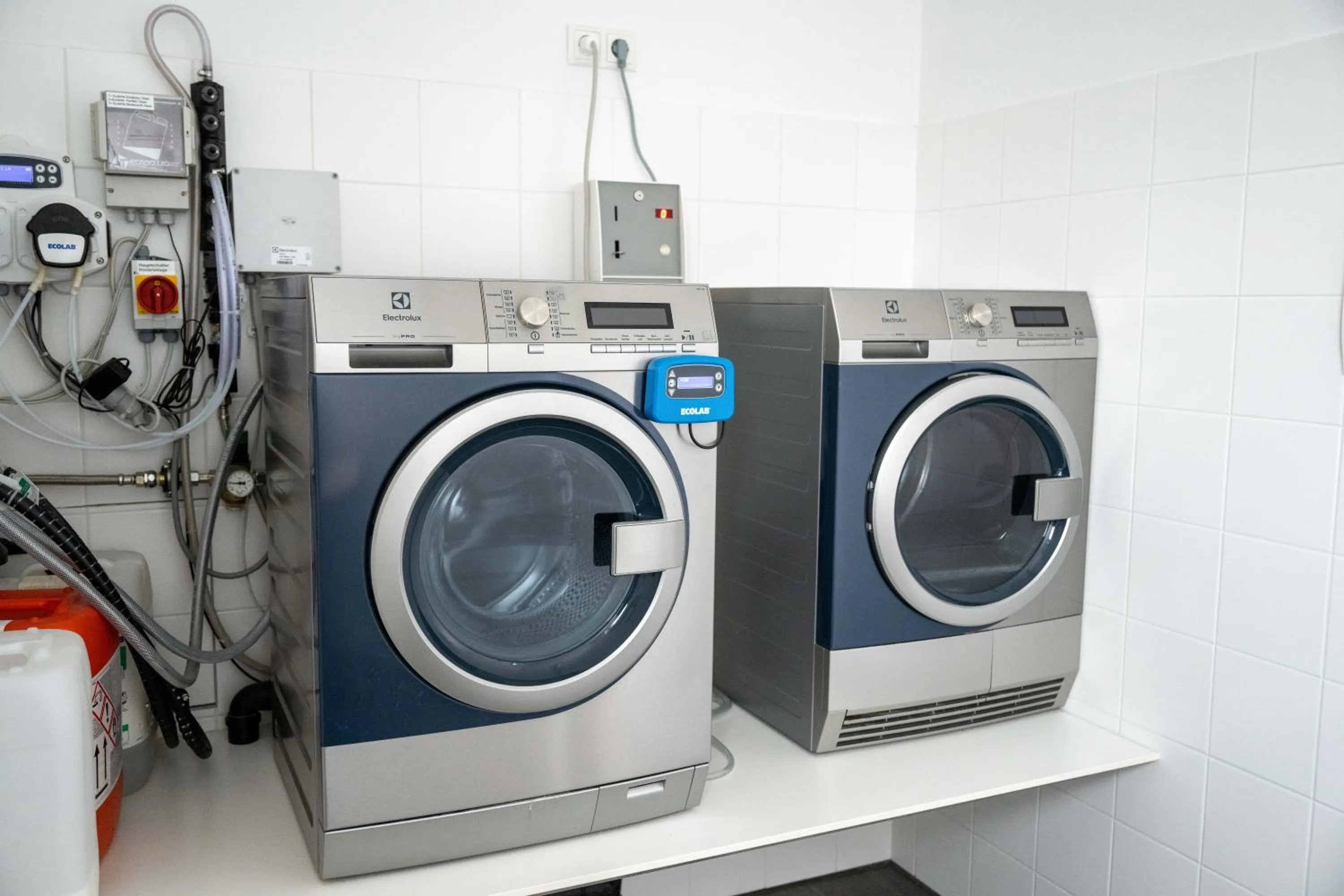 washing machine in PM-PremiumAPART Strassgang