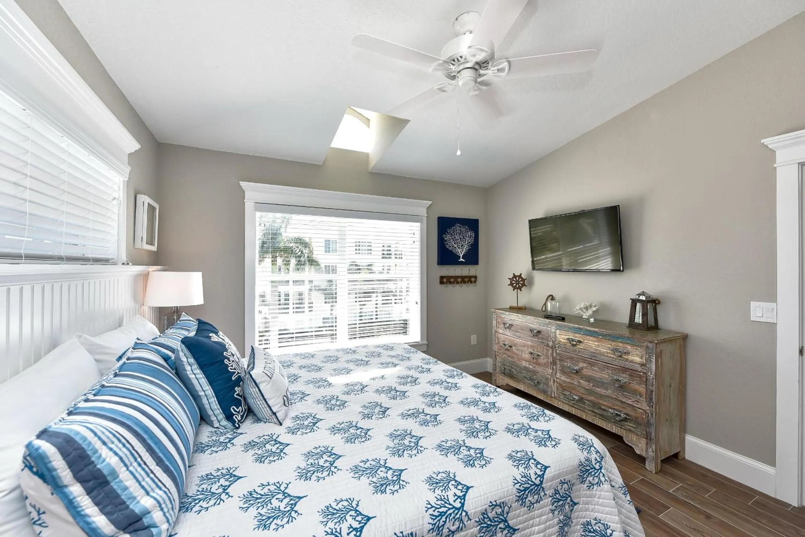 Bed in Surf View