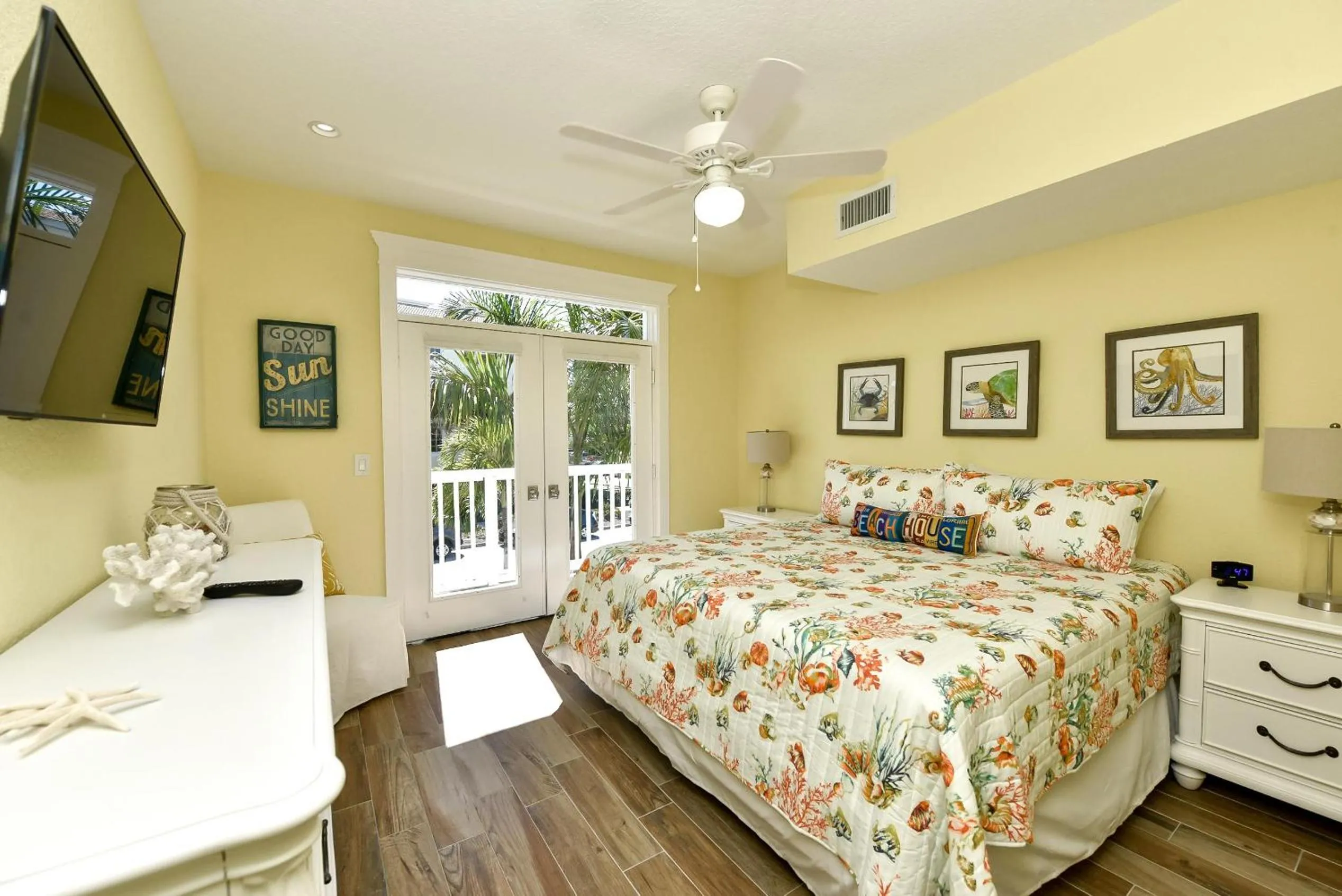 Bed in Surf View